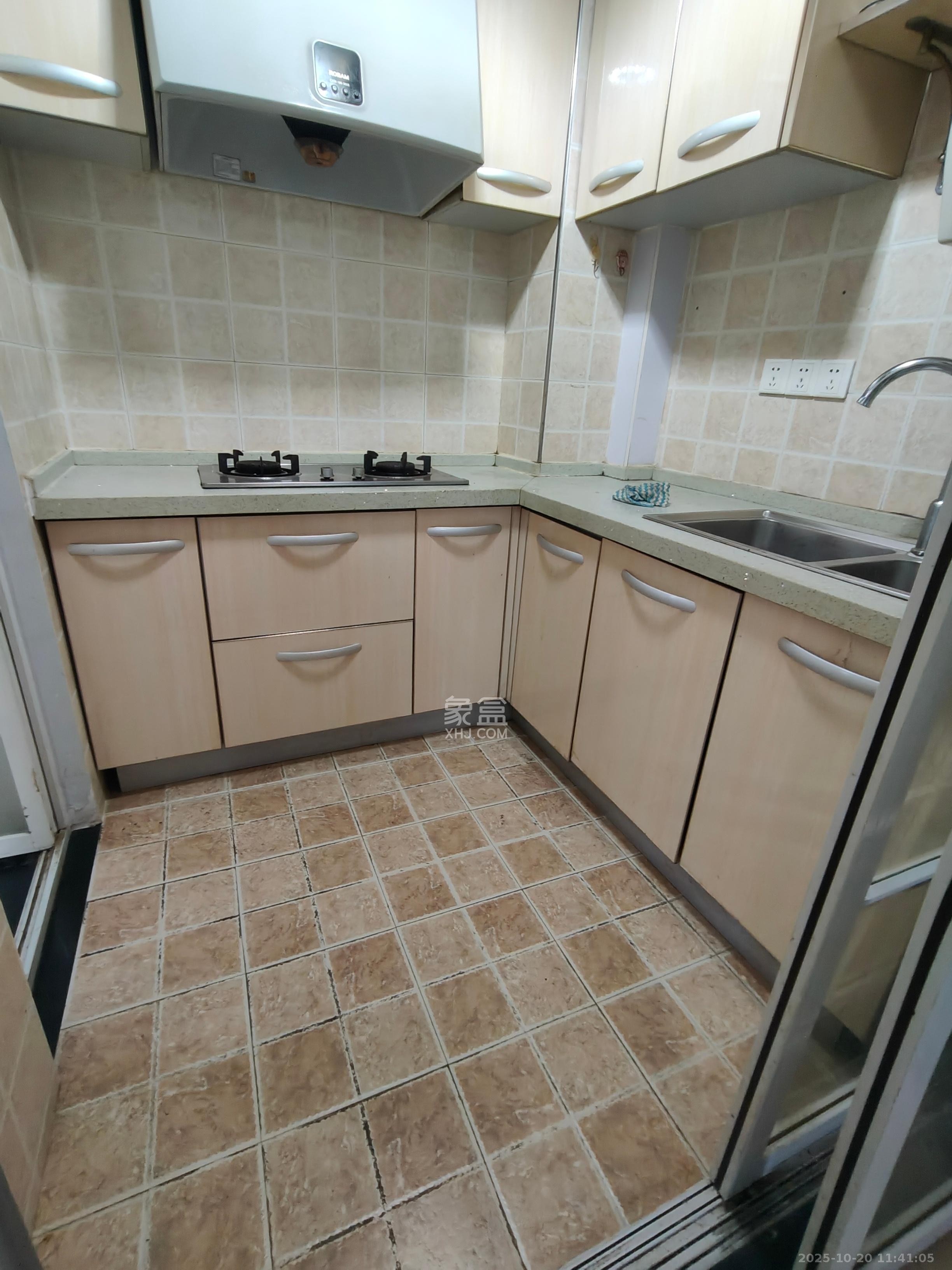 中建桂苑  2室2厅1卫    1600.0元/月室内图