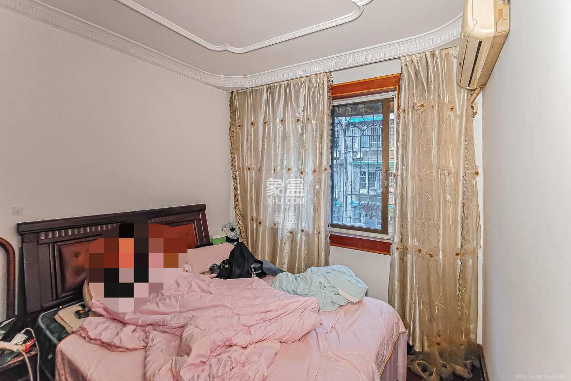 上工商银行宿舍 2室2厅1卫 48.8万 上工商银行宿舍 2室2厅1卫 48.8万卧室