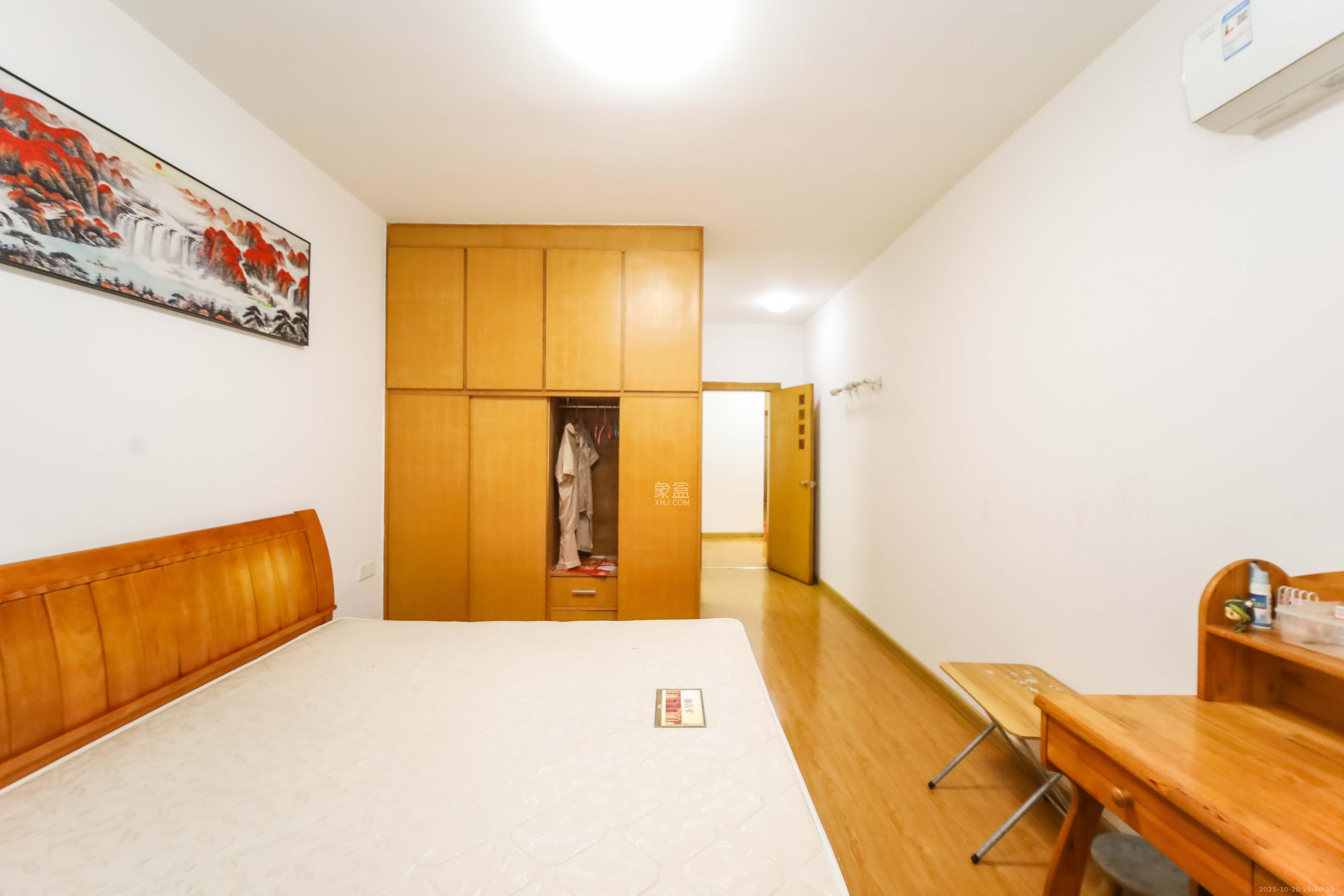 保利苑  3室2厅2卫    56.0万卧室