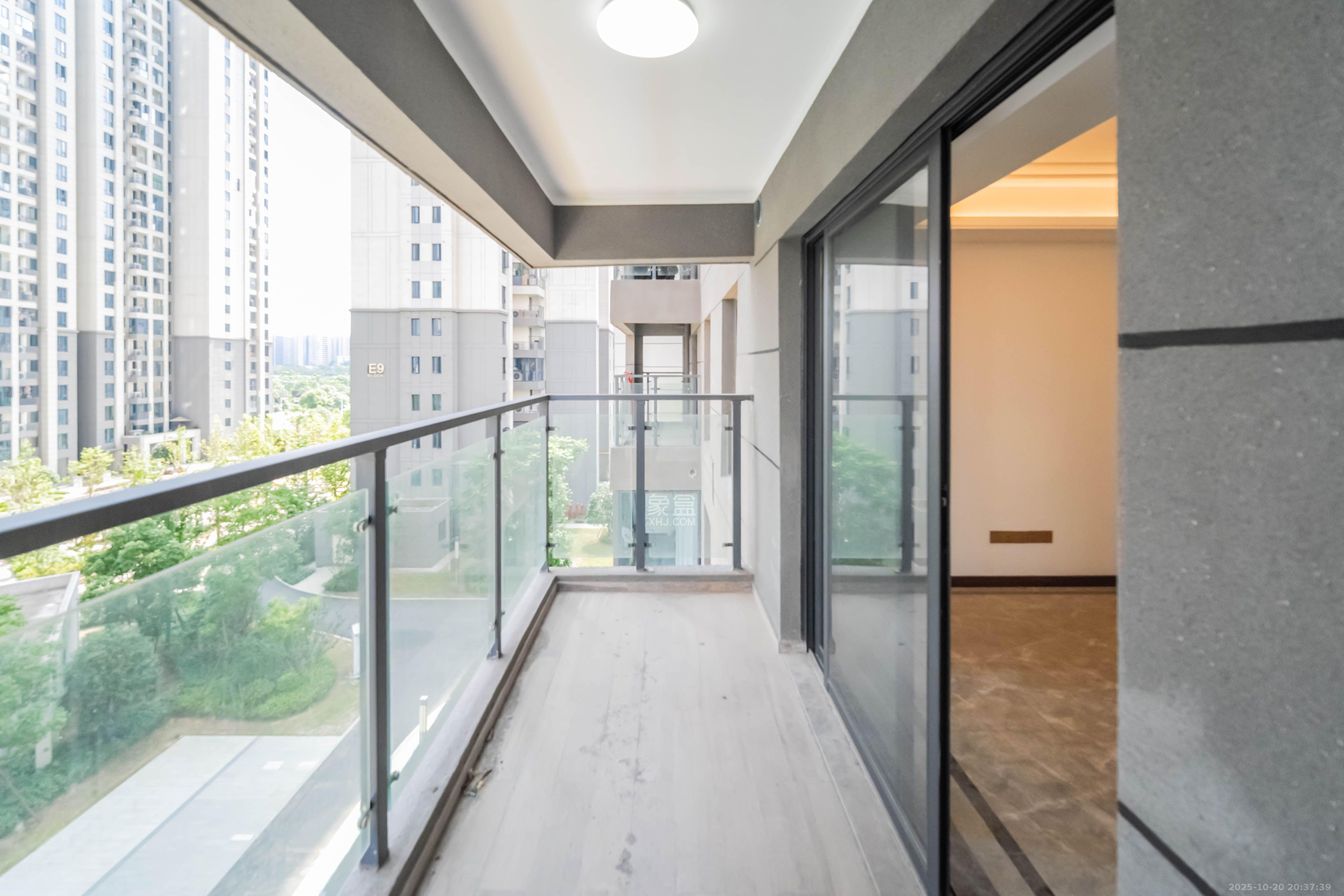 绿地长沙城际空间站（绿地新里佳苑）  5室2厅2卫    4000.0元/月室内图