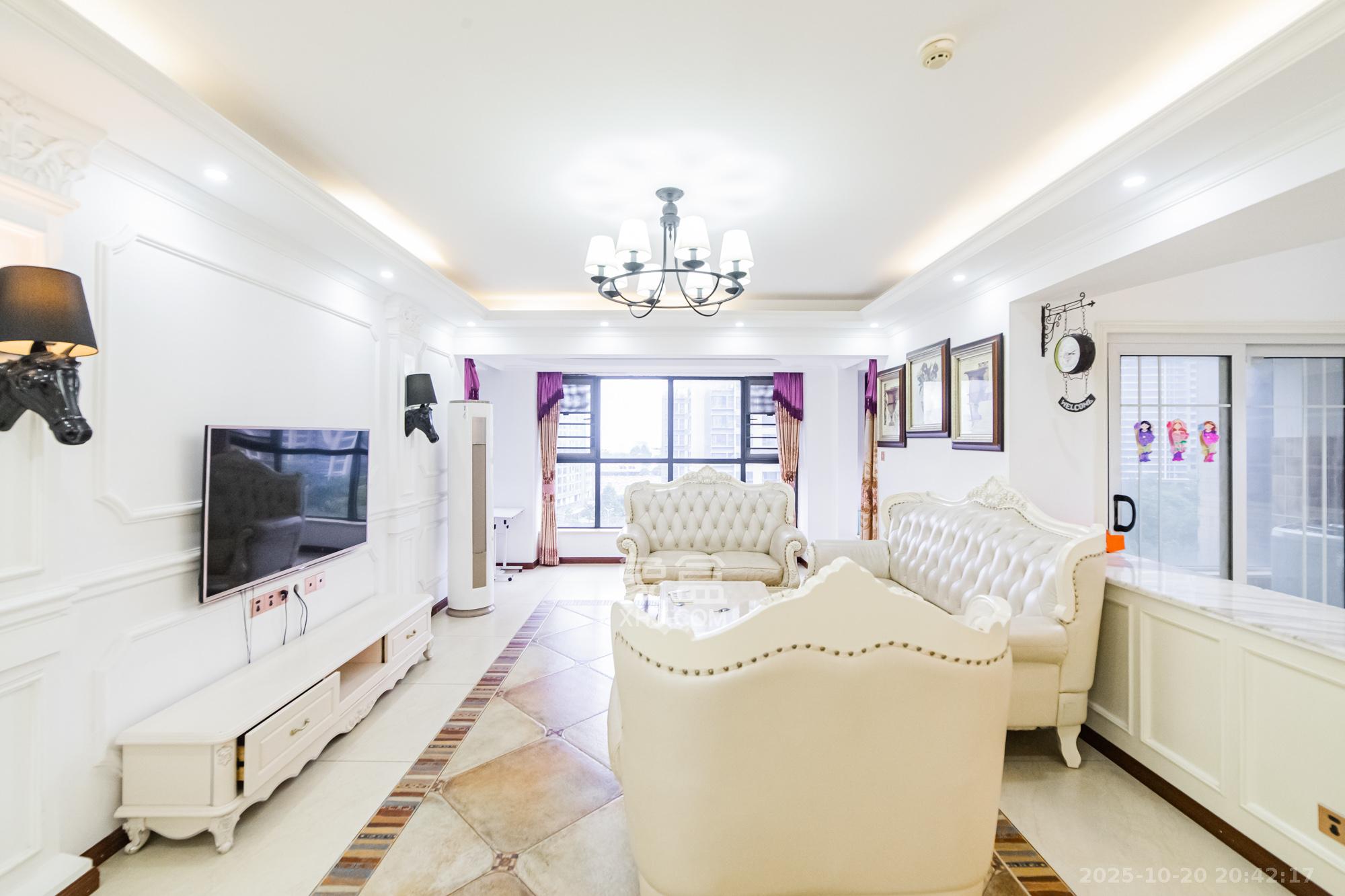 北辰三角洲D2区  4室2厅2卫    185.0万 北辰三角洲D2区  4室2厅2卫    185.0万客厅