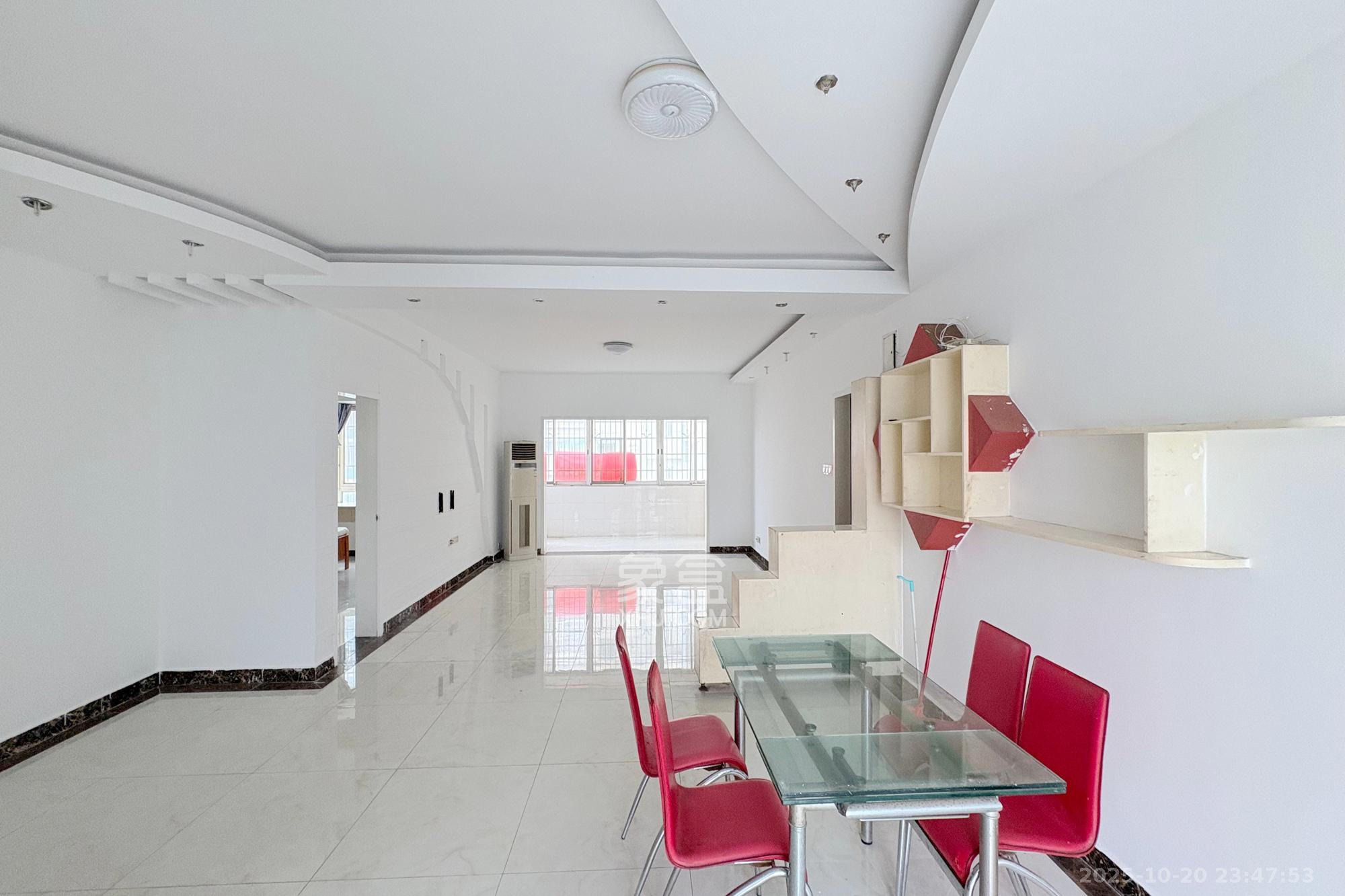 滨湖嘉园(湖滨小区)  3室2厅2卫    135.0万 滨湖嘉园(湖滨小区)  3室2厅2卫    135.0万客厅