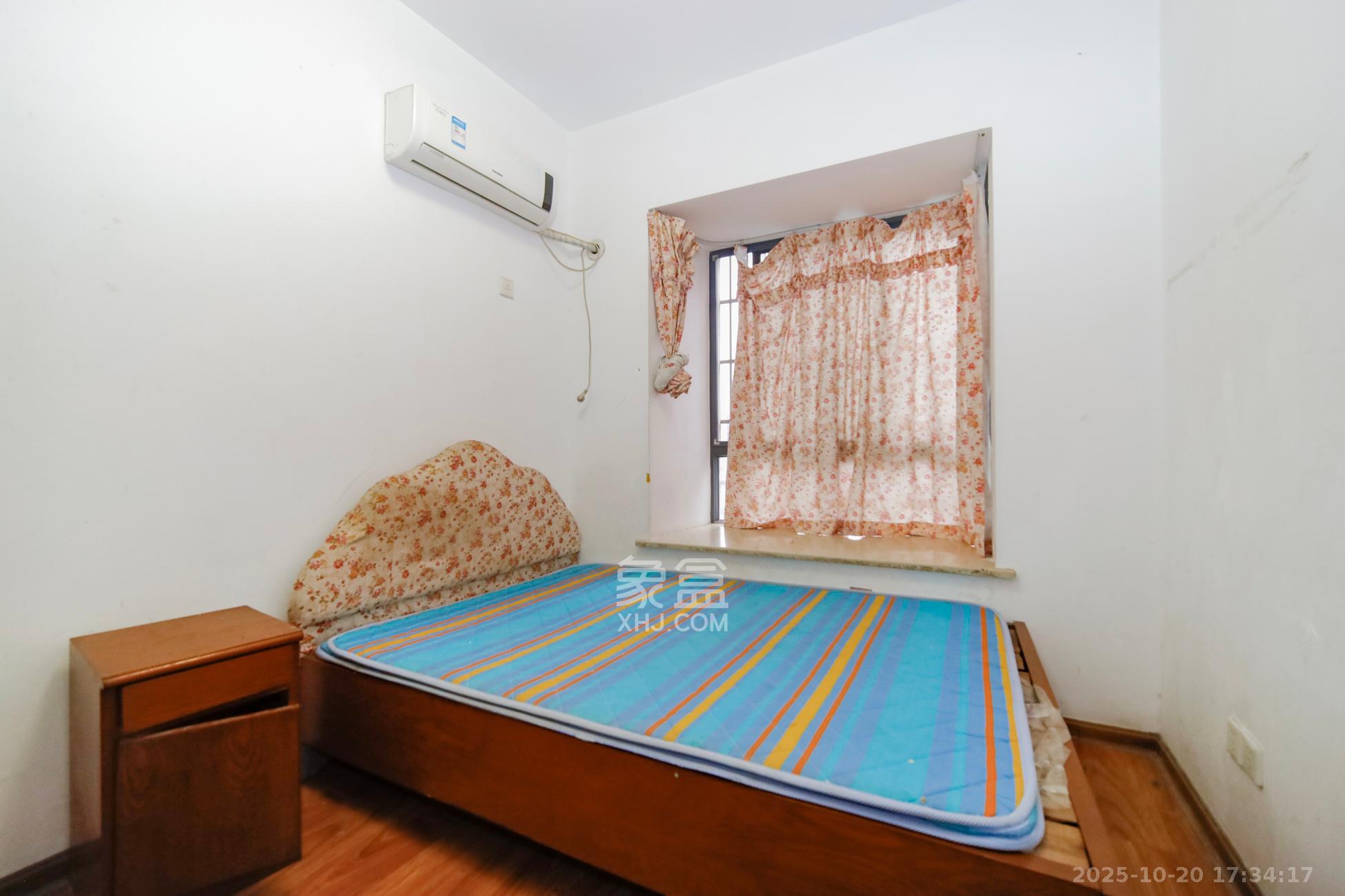 凯姆国际  2室2厅1卫    54.0万卧室