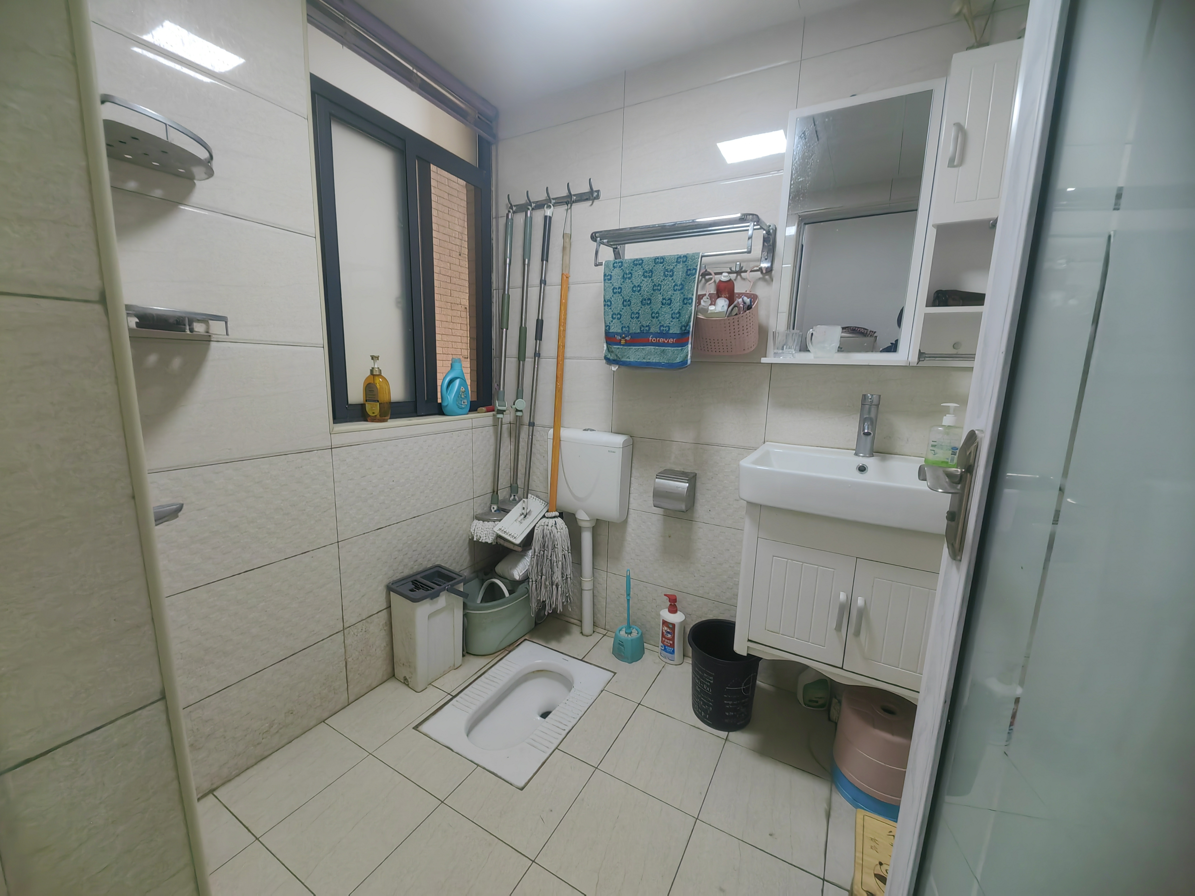 东方新城  2室2厅1卫    1400.0元/月室内图