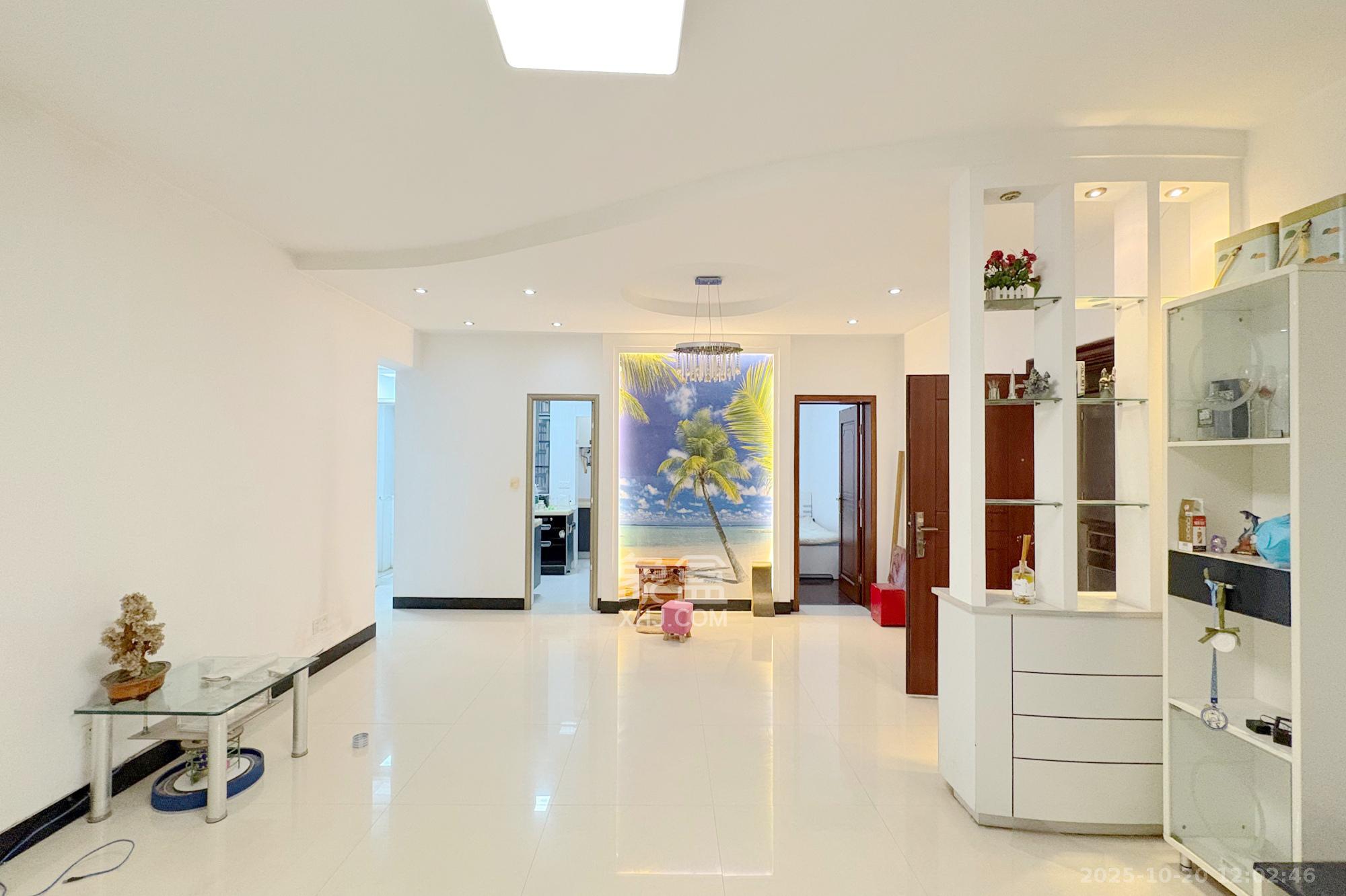 天心华庭  3室2厅1卫    100.0万客厅