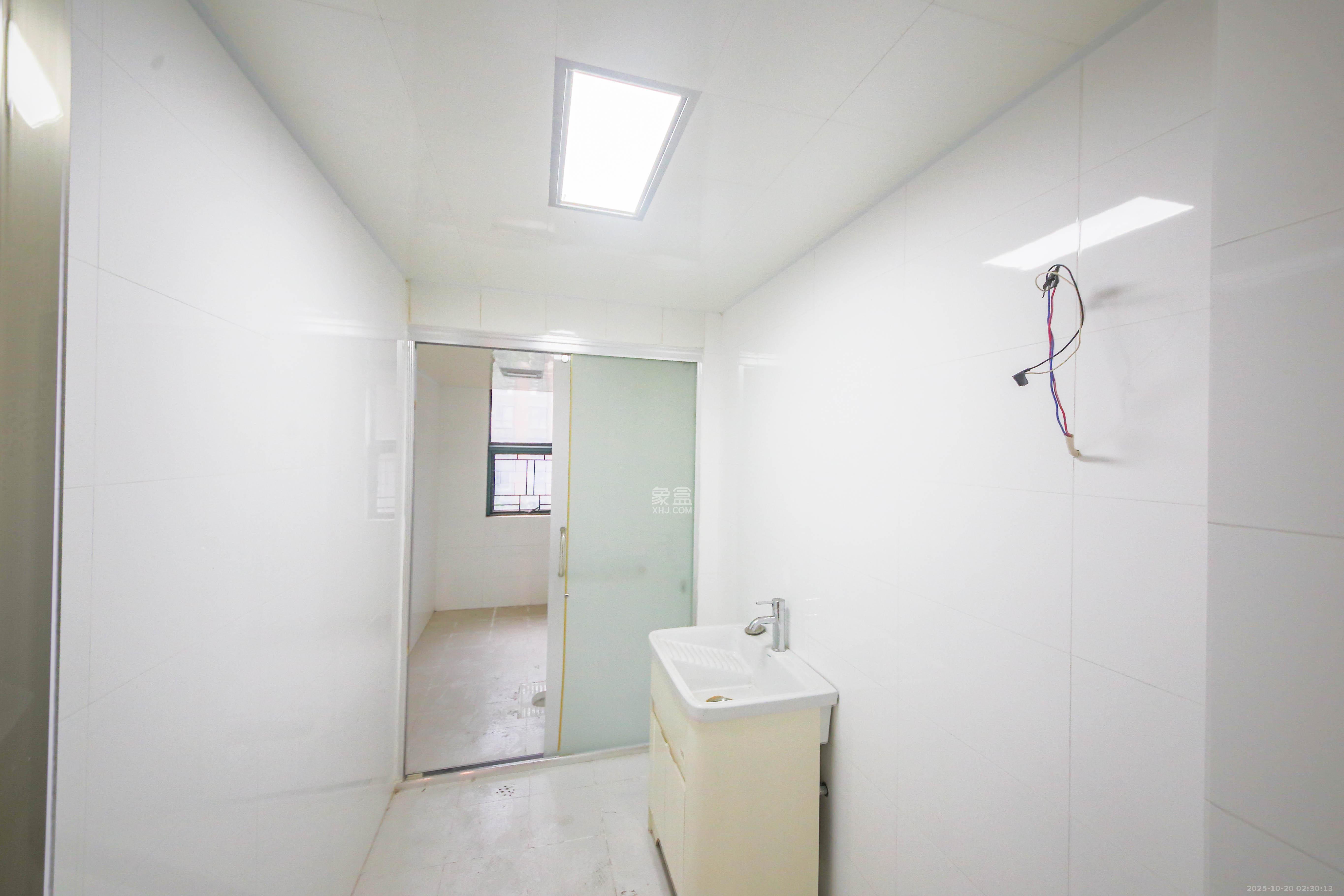 长沙欧洲城 3室2厅1卫 168.0万 长沙欧洲城 3室2厅1卫 168.0万卫生间