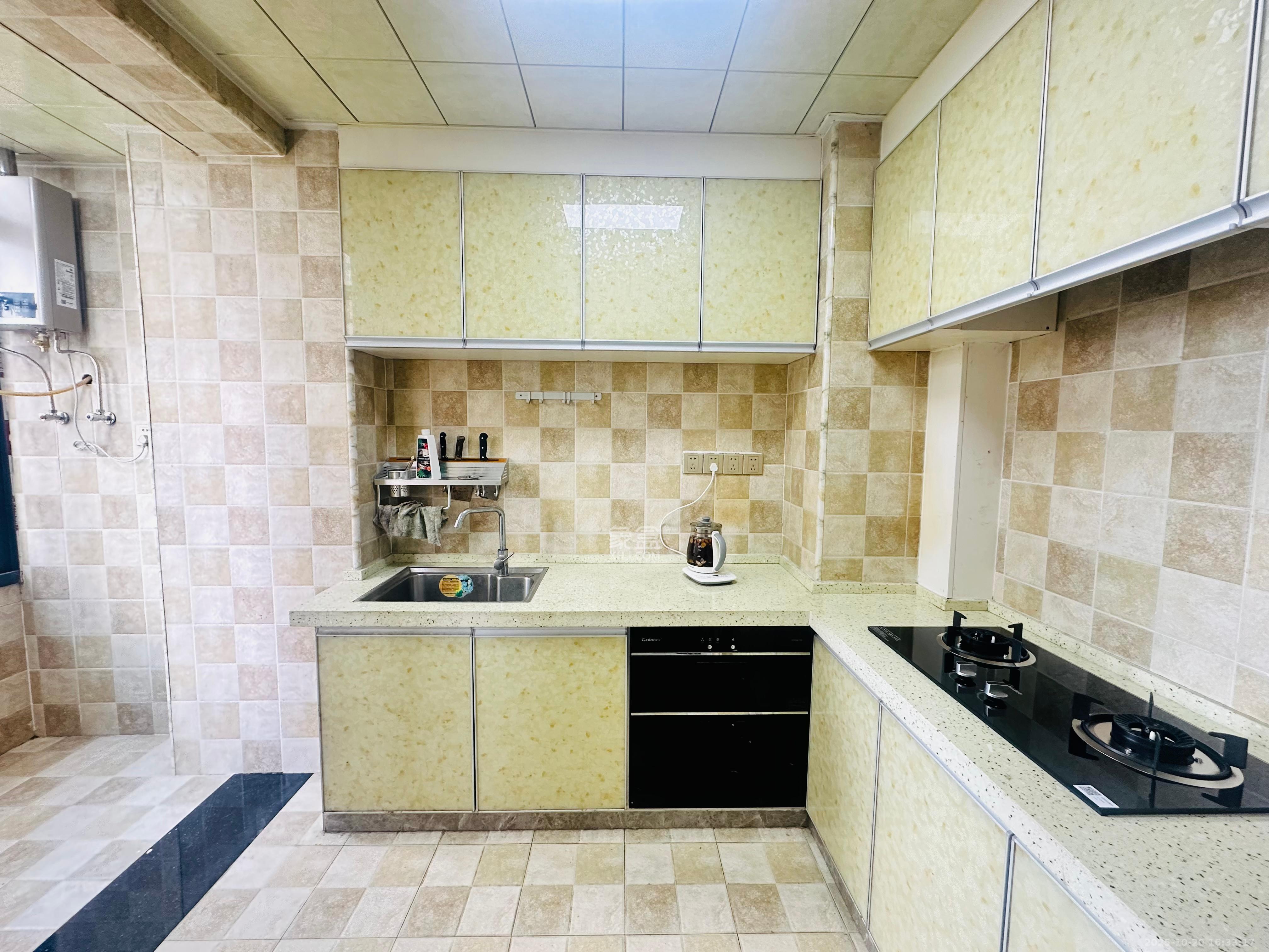 中国铁建国际城二期  3室2厅1卫    1800.0元/月室内图