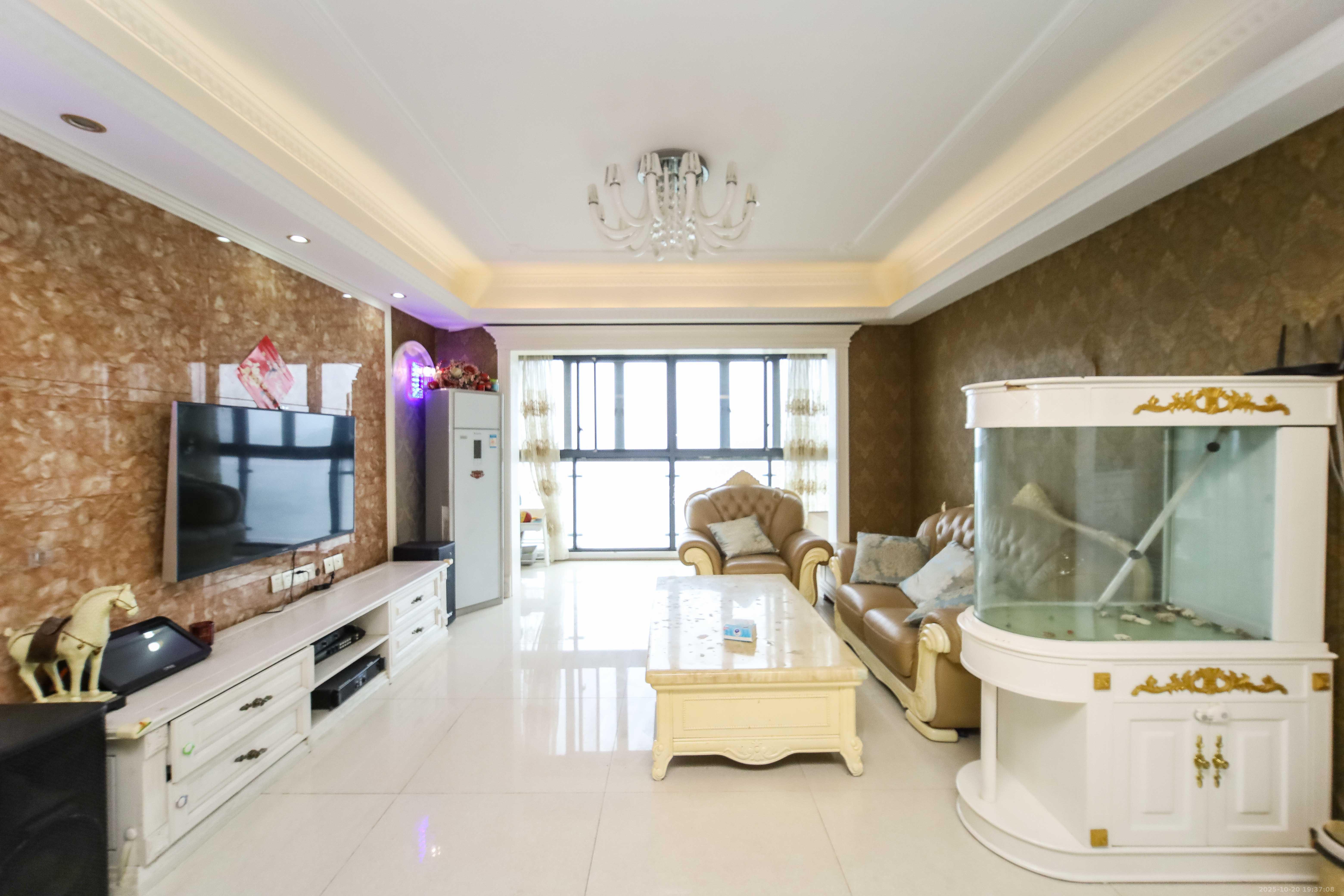 江河双水湾  3室2厅2卫    138.0万