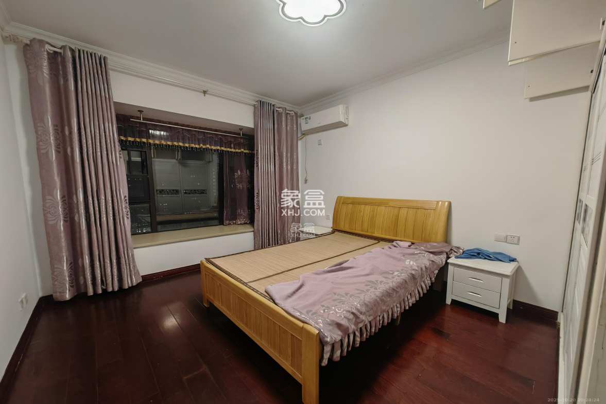 钰龙天下二期(钰龙佳园) 3室2厅2卫 2700.0元/月 钰龙天下二期(钰龙佳园) 3室2厅2卫 2700.0元/月室内图