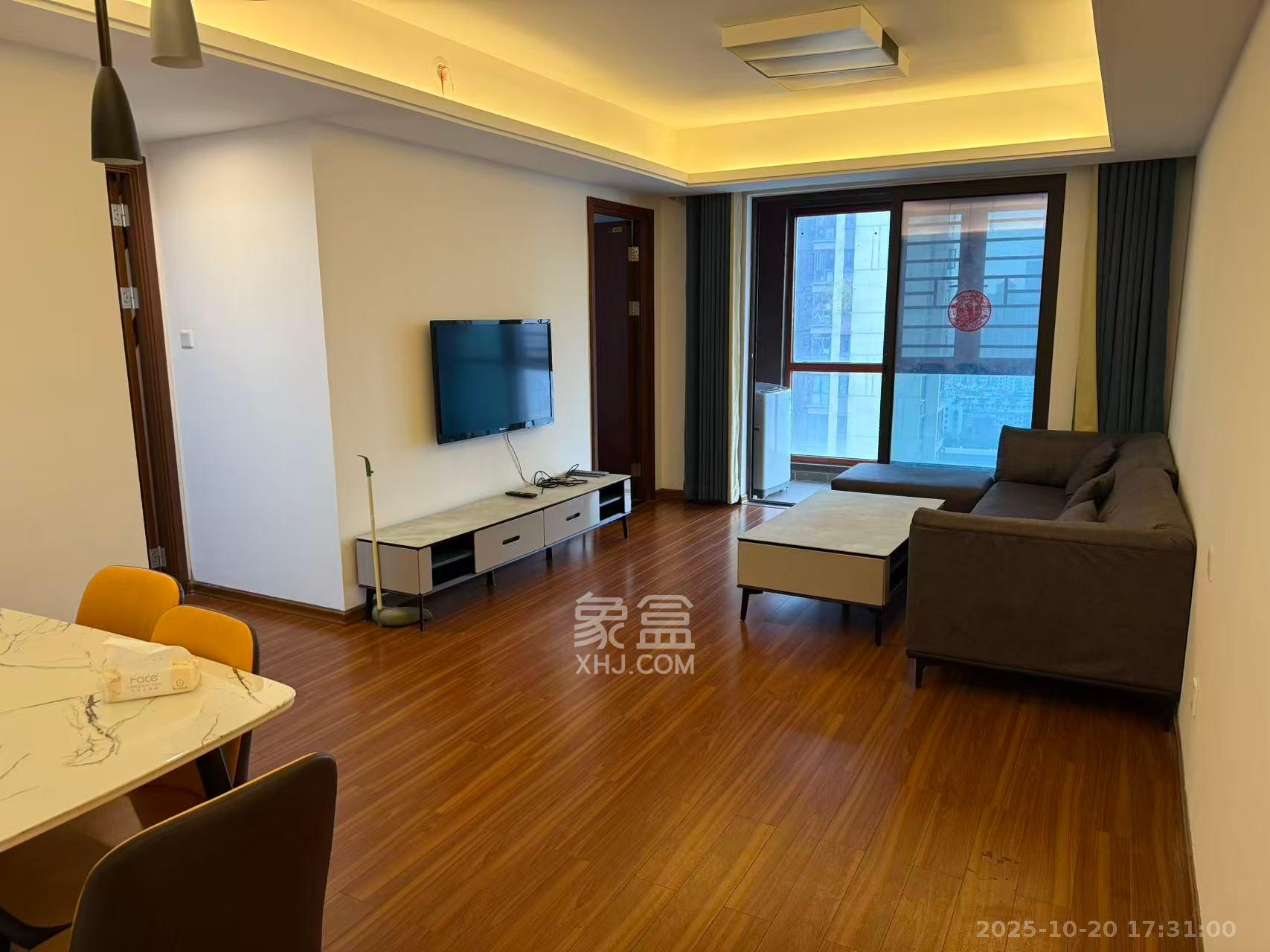 龙湖水晶郦城 3室2厅1卫 3100.0元/月 龙湖水晶郦城 3室2厅1卫 3100.0元/月室内图