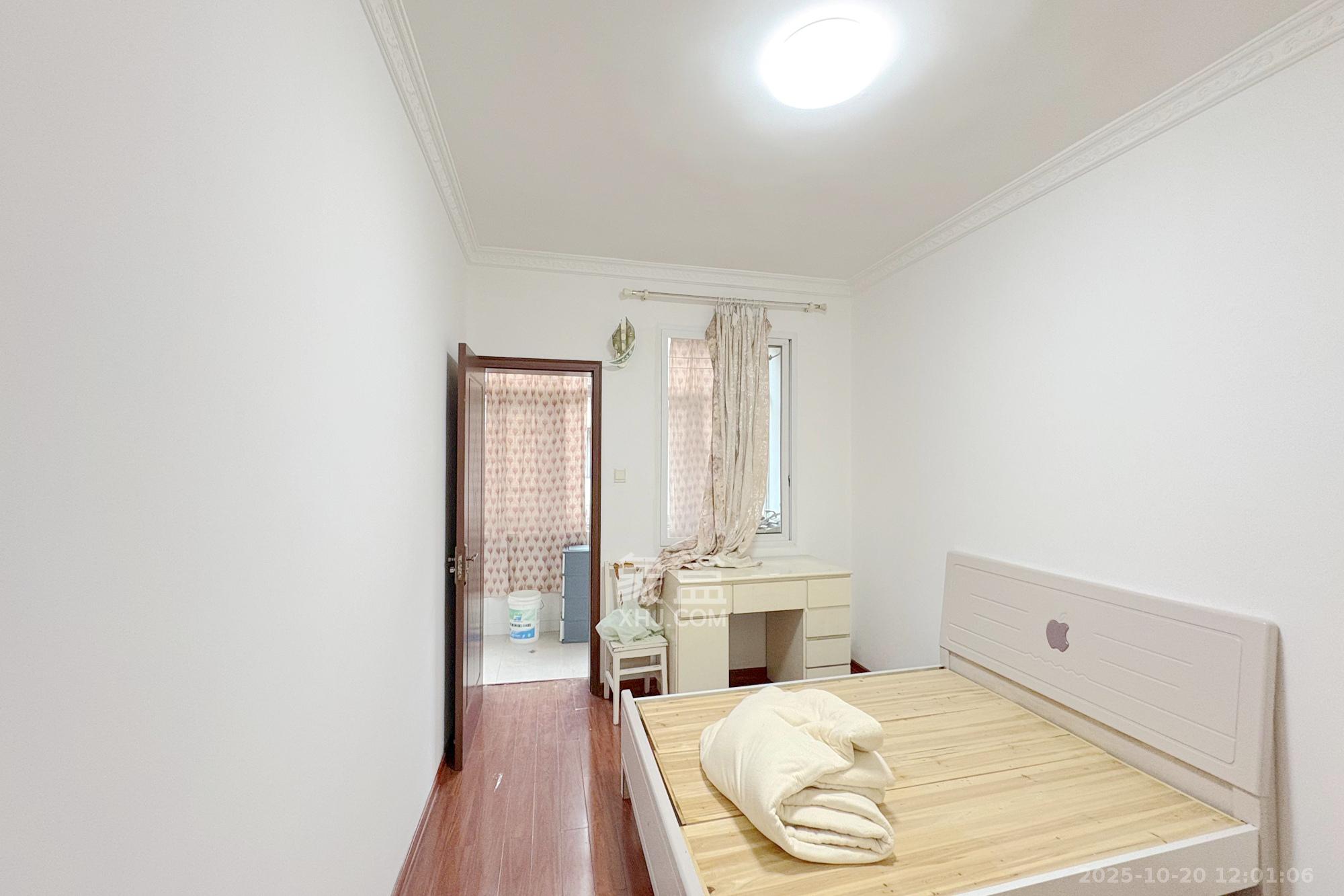 劳动服务宿舍  3室1厅1卫    65.0万卧室