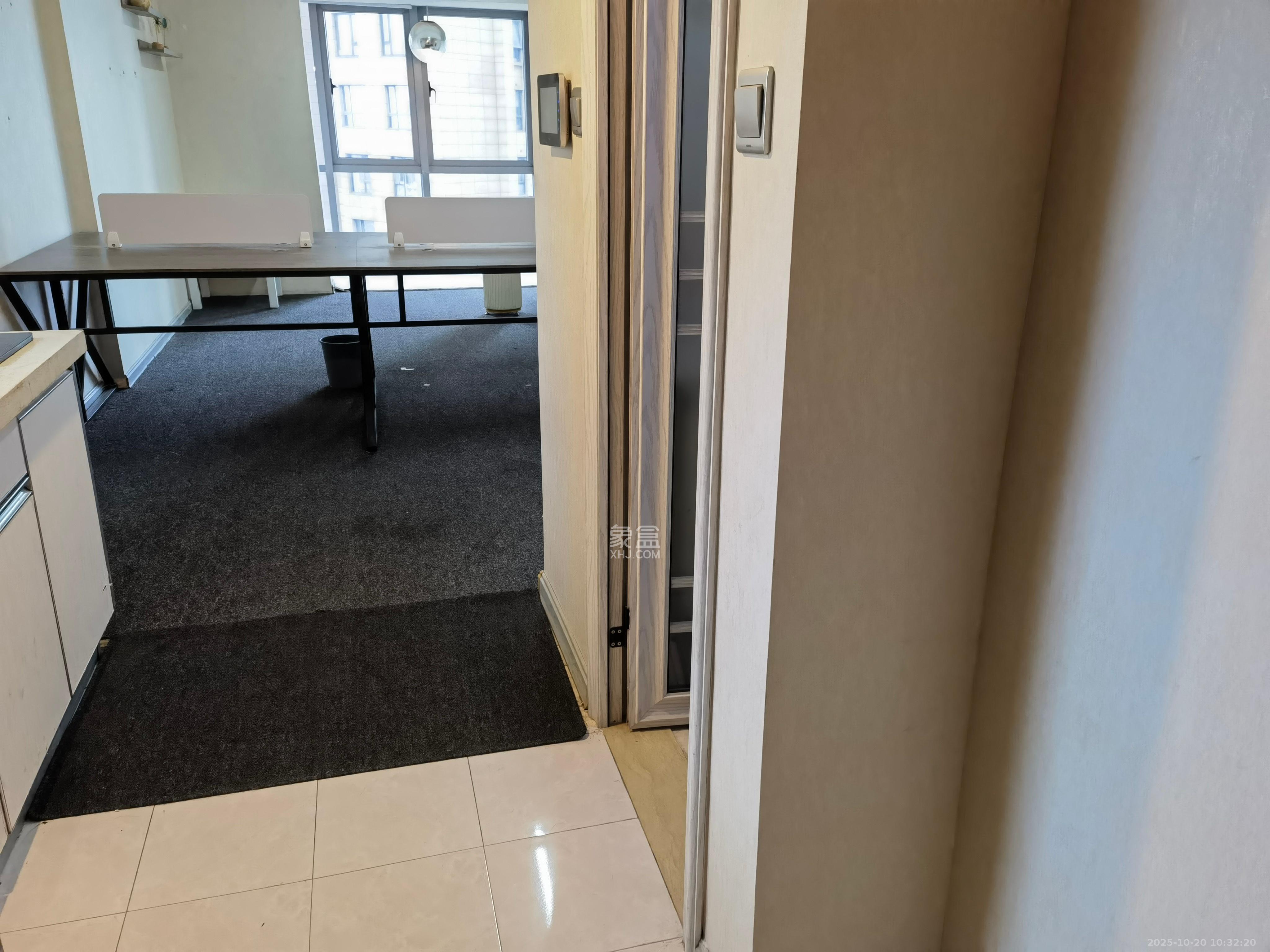 保利国际广场  1室1厅1卫    2000.0元/月室内图