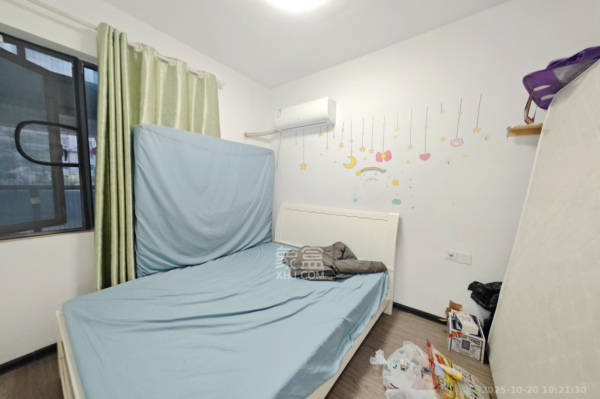 天翼花园(中国电信单位房) 3室2厅1卫 116.0万 天翼花园(中国电信单位房) 3室2厅1卫 116.0万卧室