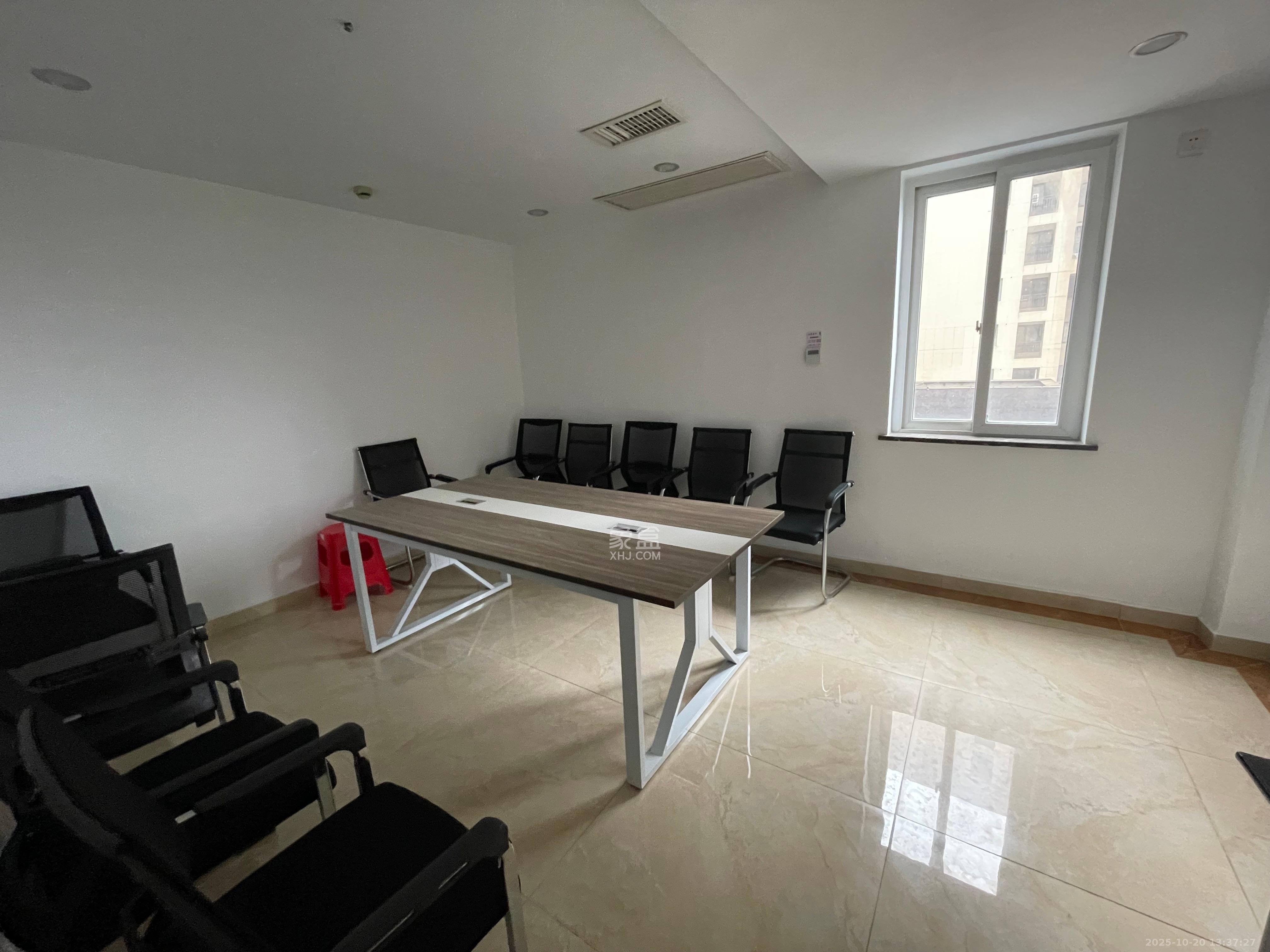 星城荣域  4室1厅6卫    15000.0元/月室内图