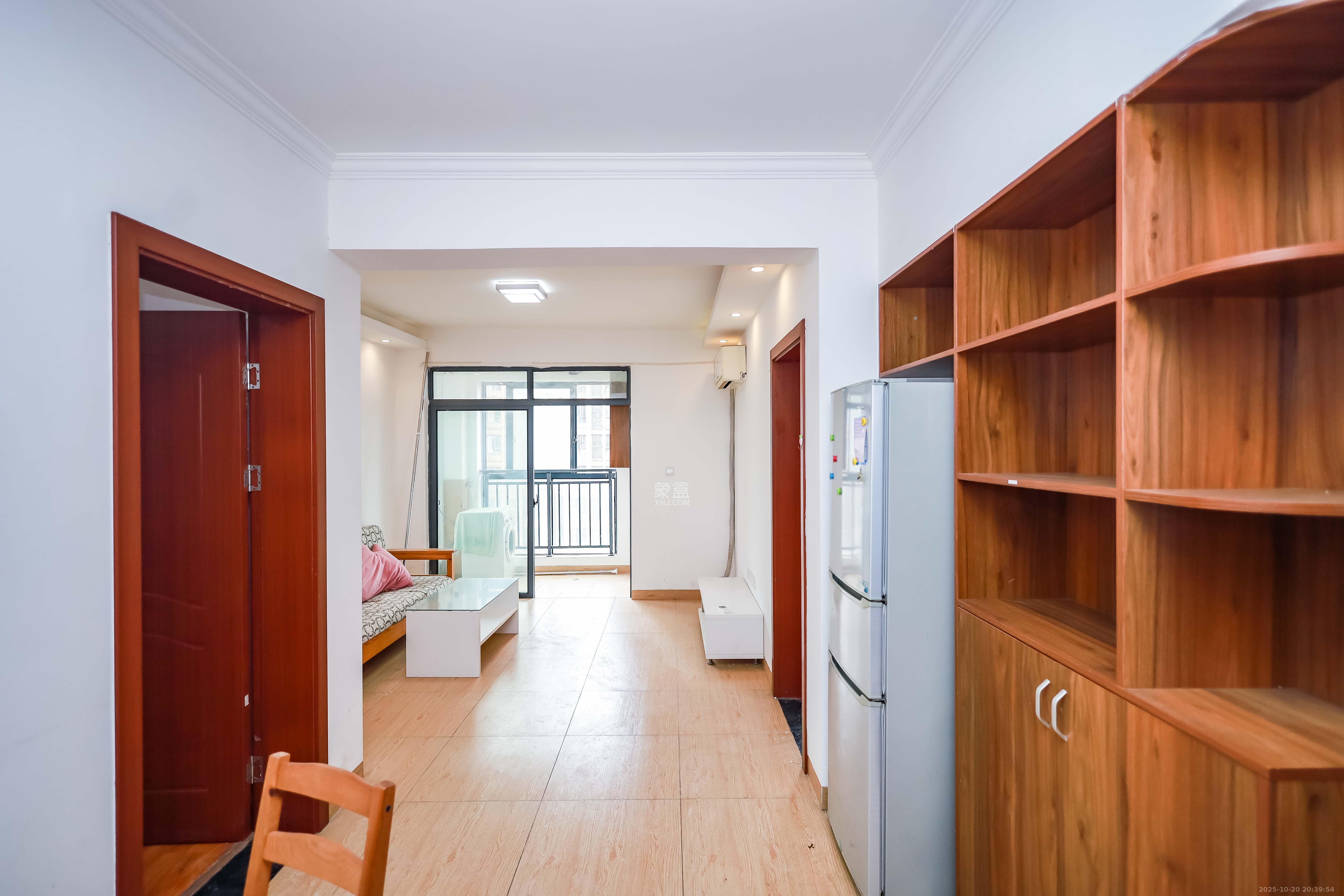 荣盛花语馨苑  2室2厅1卫    56.9万客厅