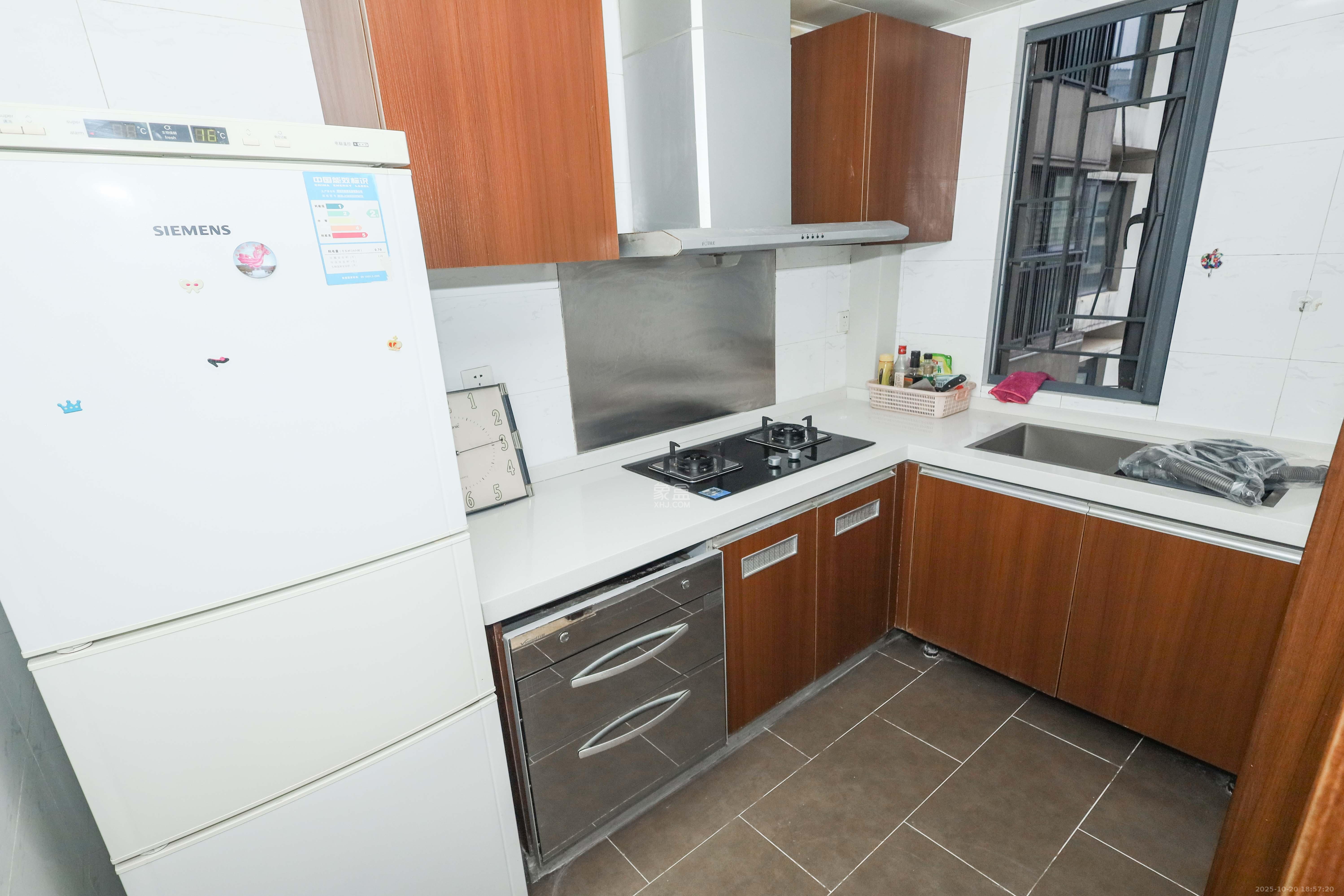 万科城市花园  3室2厅2卫    90.0万 万科城市花园  3室2厅2卫    90.0万厨房