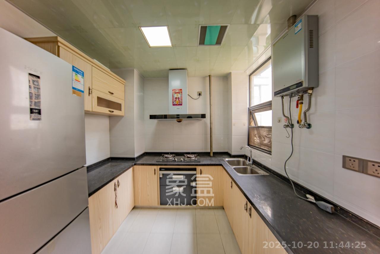 中建麓山和苑  3室2厅2卫    1800.0元/月室内图