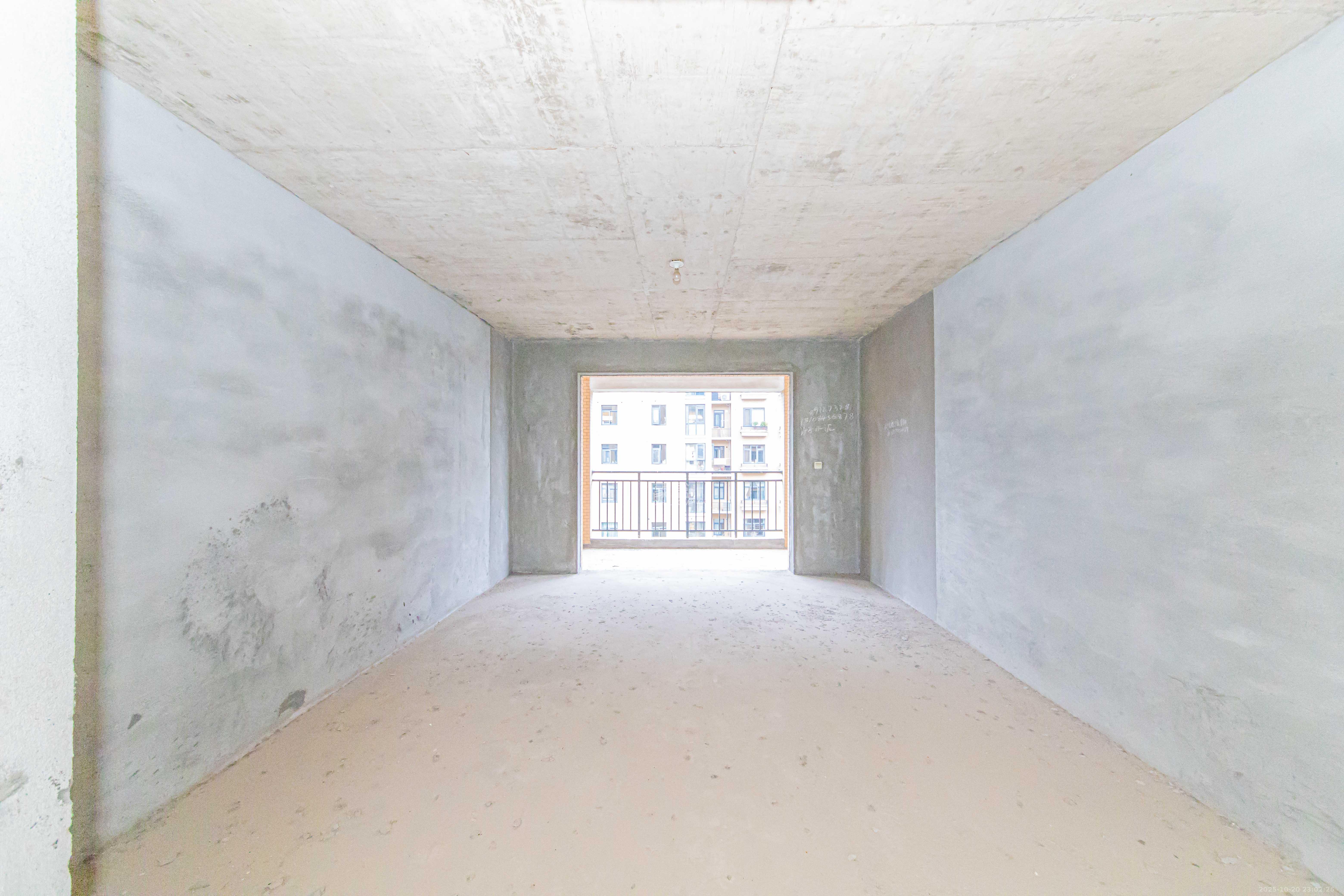 润江榕园  4室2厅2卫    243.0万