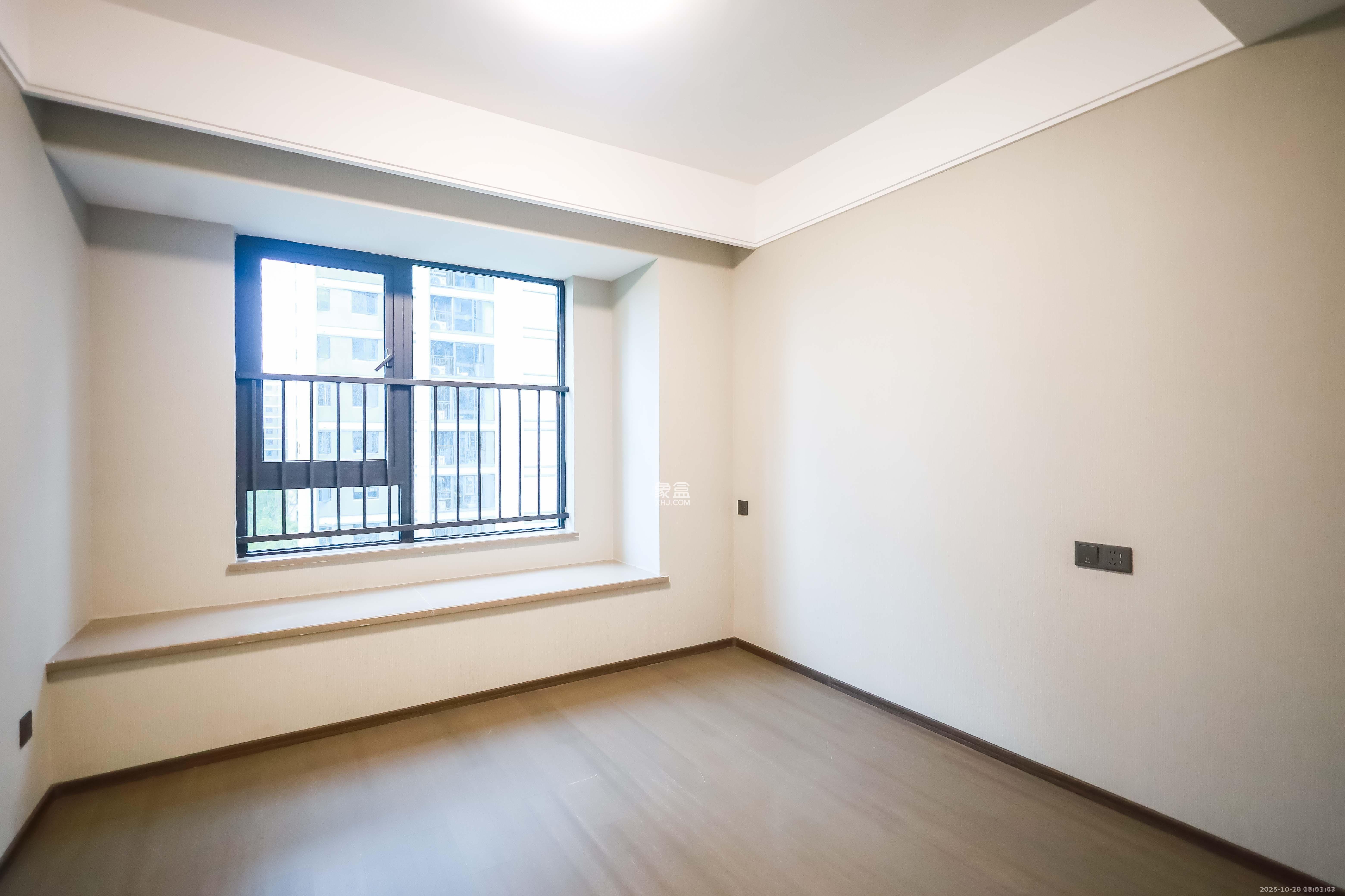 龙湖舜山府  4室2厅2卫    4000.0元/月室内图