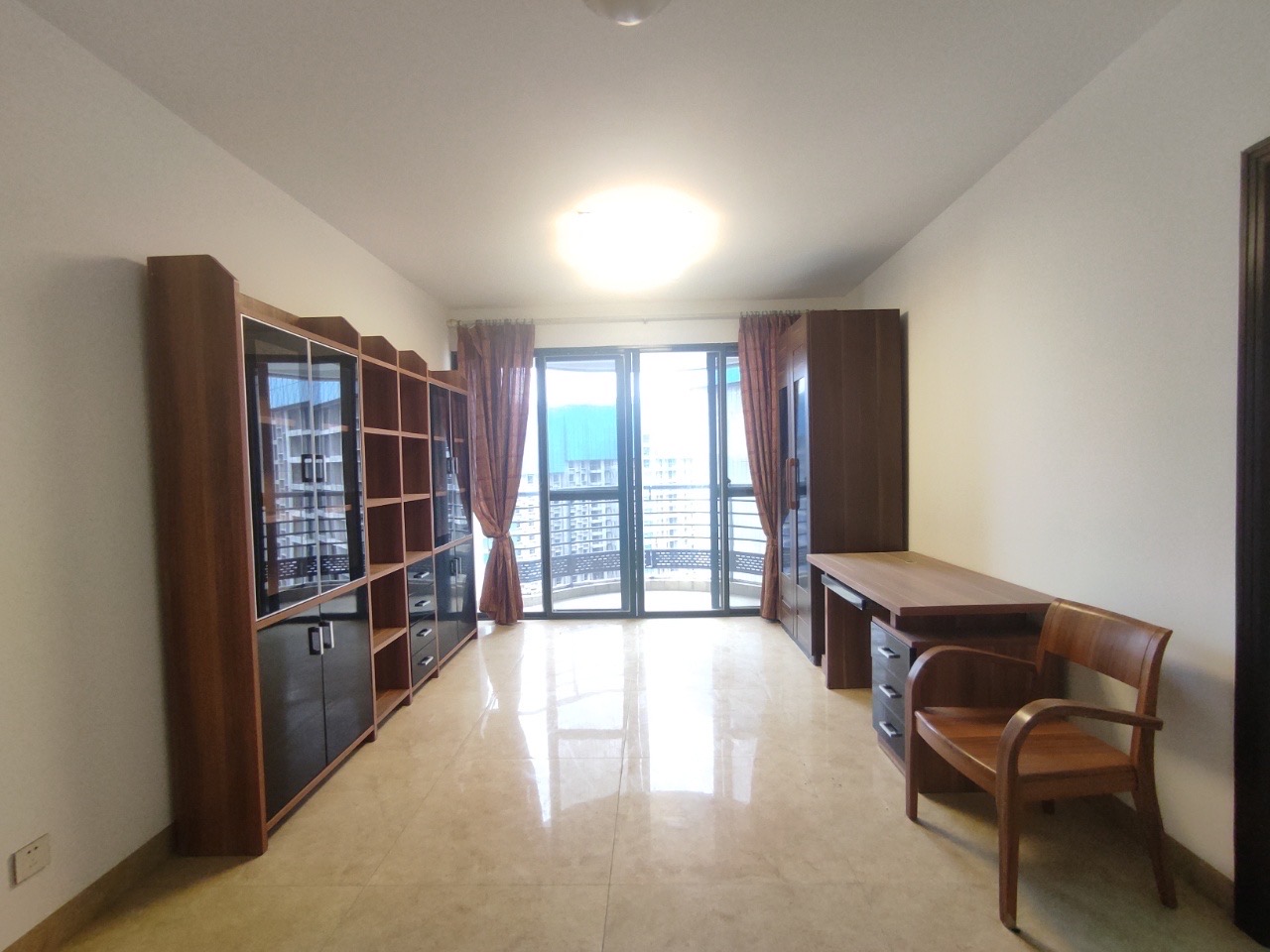 都市森林  5室2厅2卫    3200.0元/月室内图