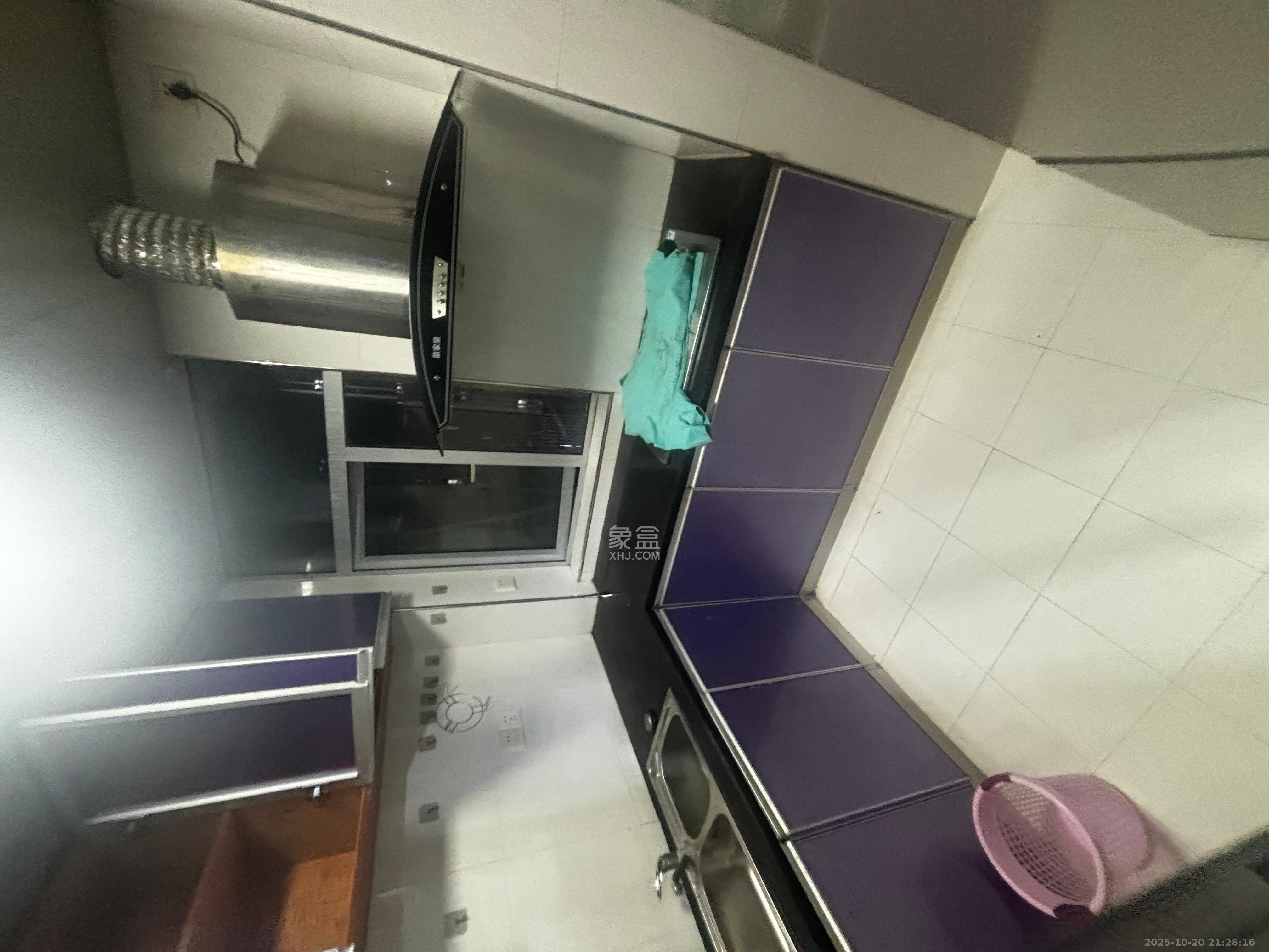 高岭小区  2室1厅1卫    2000.0元/月 高岭小区  2室1厅1卫    2000.0元/月室内图