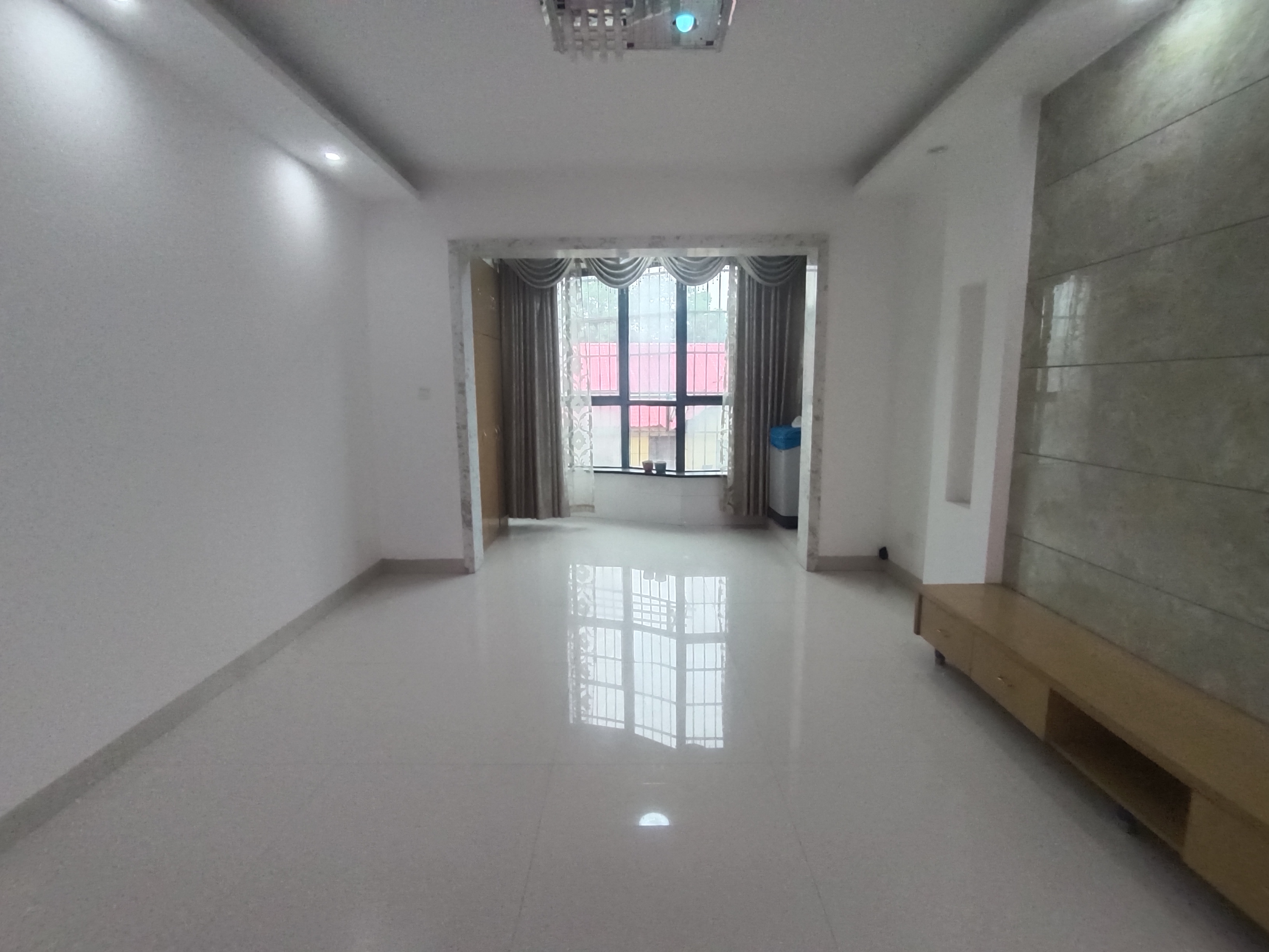 华亿玉锦名城 3室2厅2卫 36.8万 华亿玉锦名城 3室2厅2卫 36.8万客厅