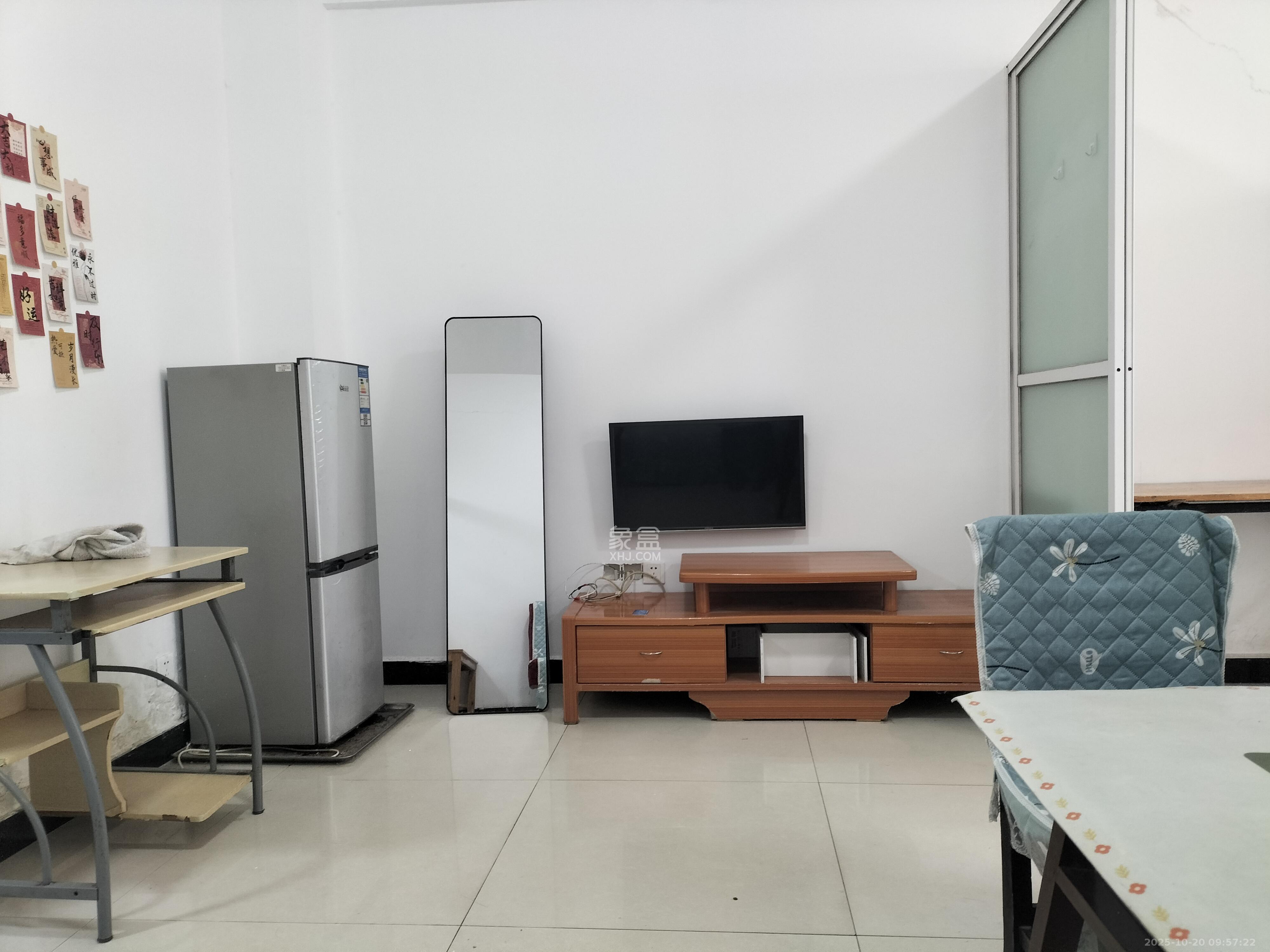 骑龙安置小区  1室1厅1卫    1200.0元/月 骑龙安置小区  1室1厅1卫    1200.0元/月室内图