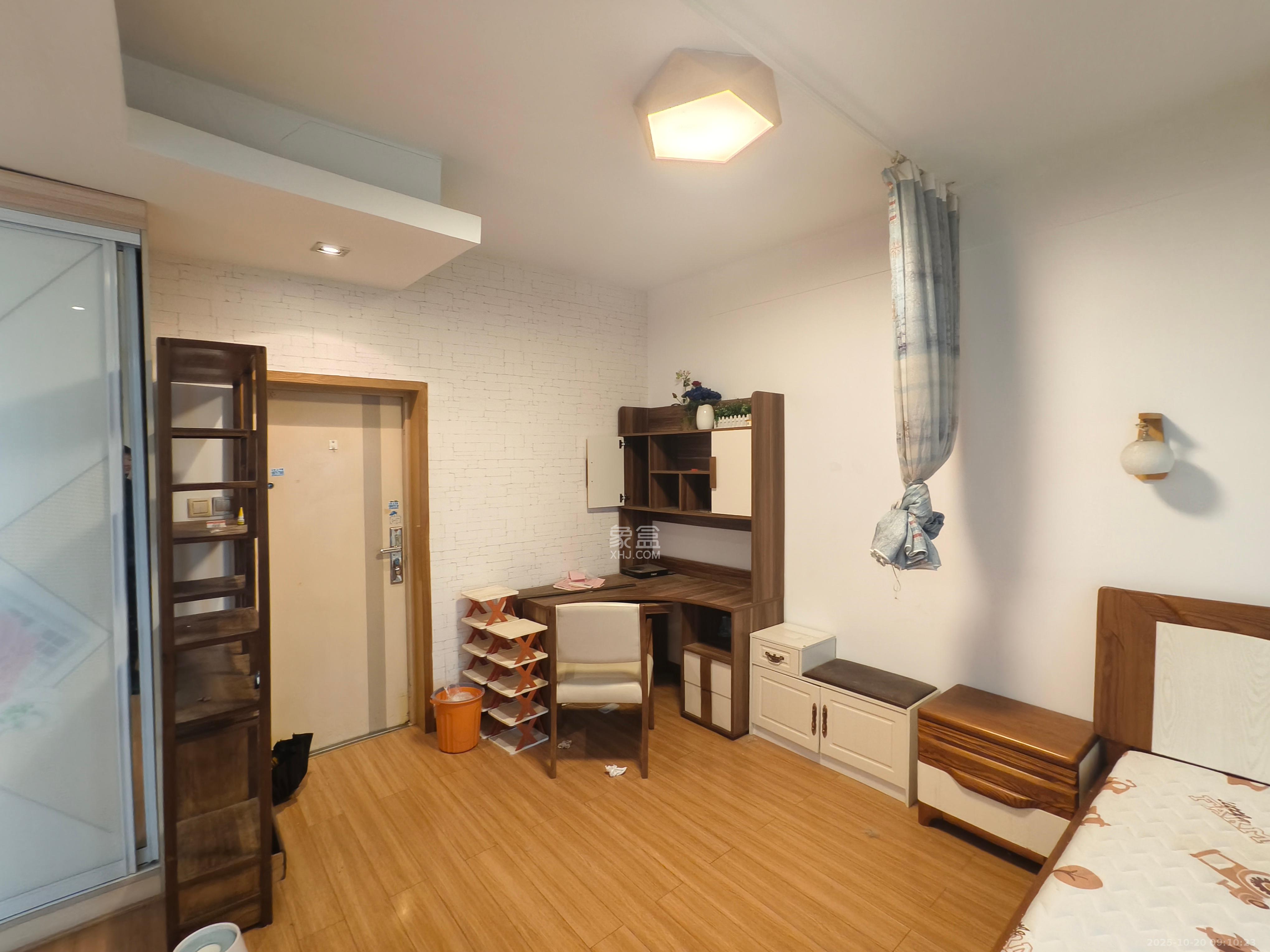 欧园  1室1厅1卫    1700.0元/月 欧园  1室1厅1卫    1700.0元/月室内图