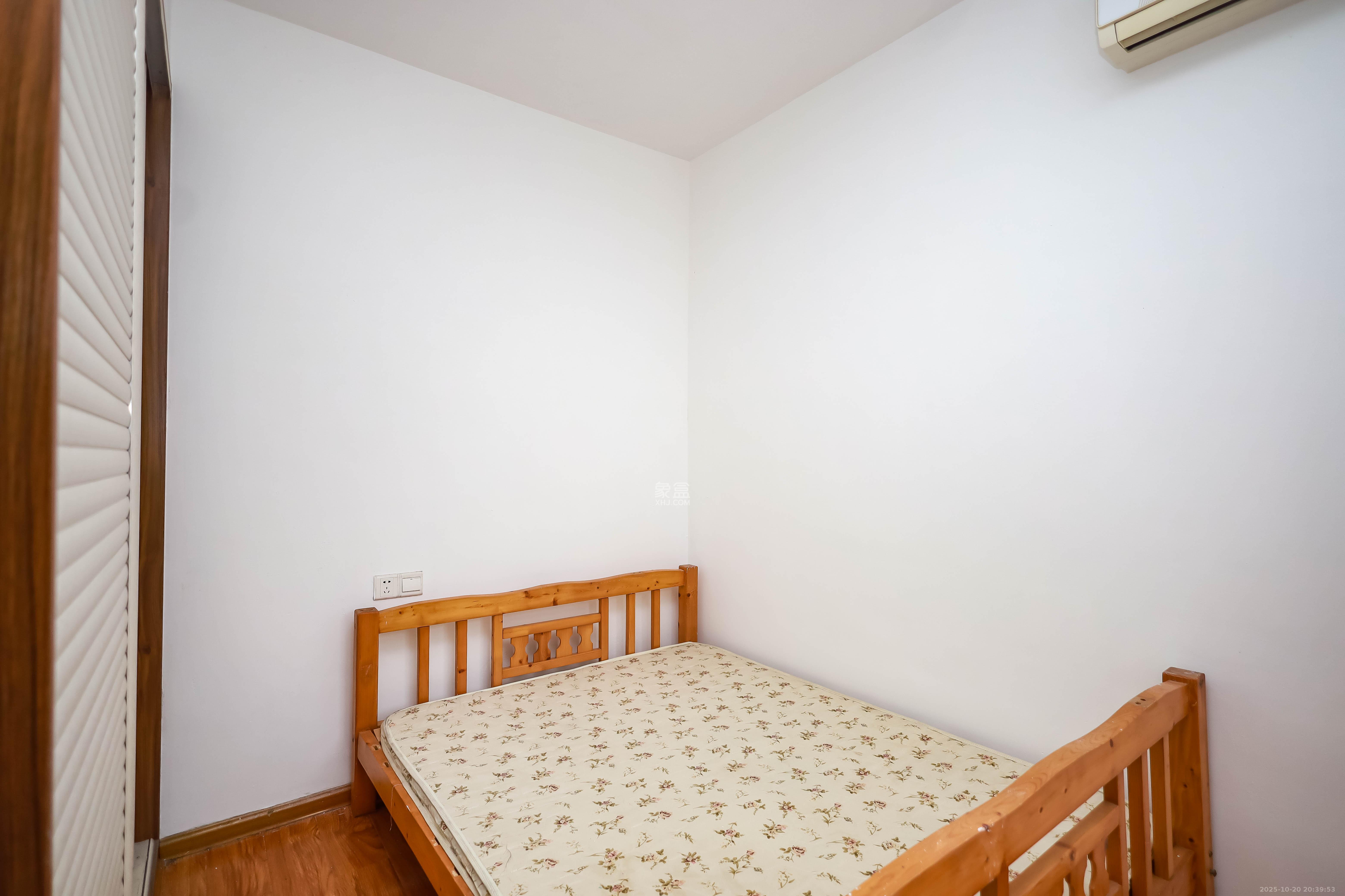 荣盛花语馨苑  2室2厅1卫    56.9万卧室