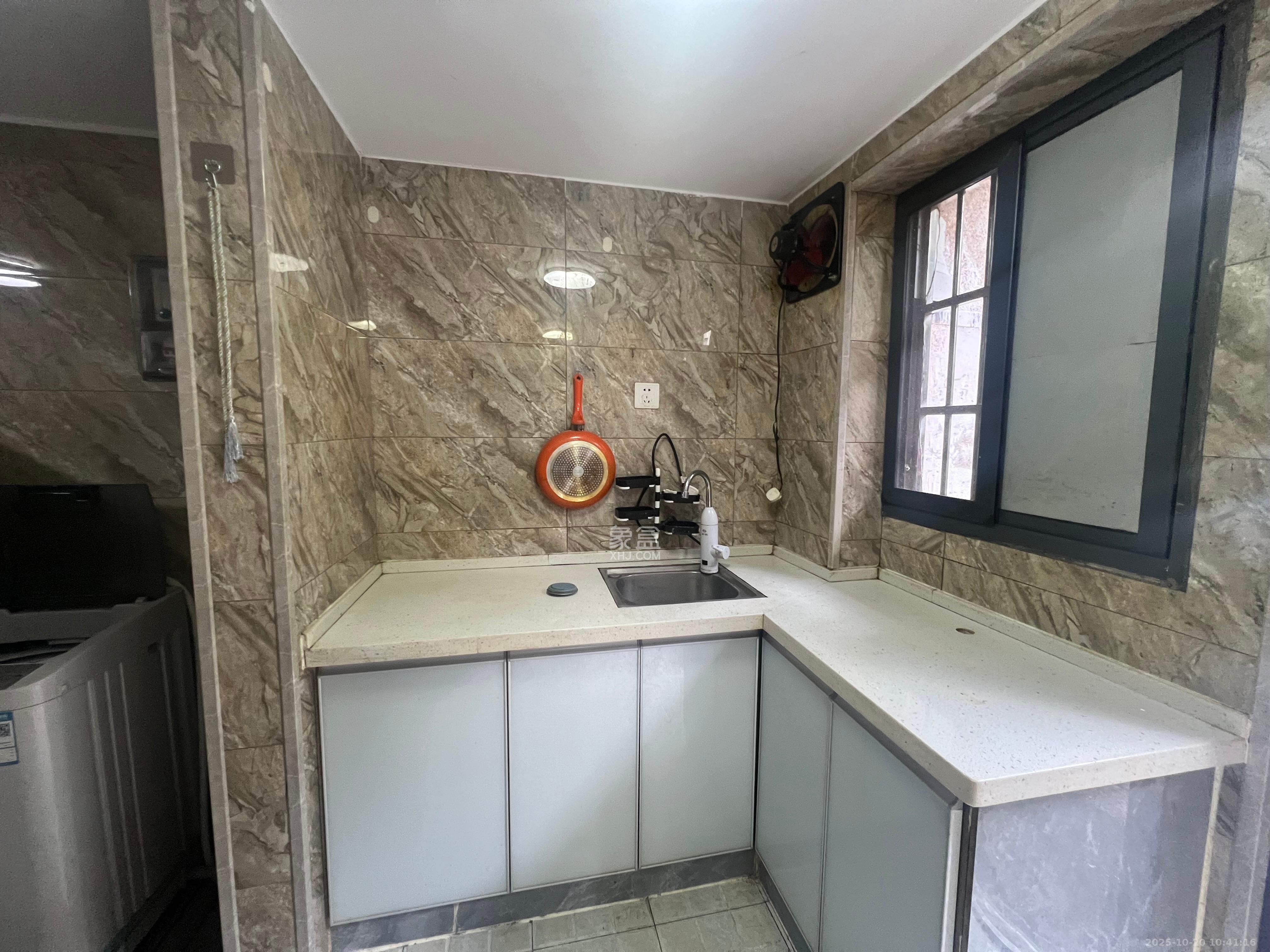 七里营老电表厂宿舍 1室0厅0卫 800.0元/月 七里营老电表厂宿舍 1室0厅0卫 800.0元/月室内图