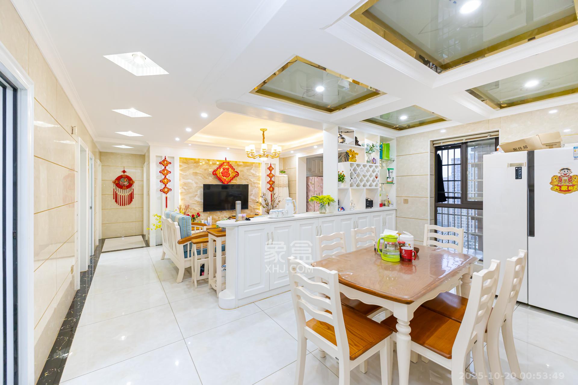 润和之悦（金泽园）  4室2厅2卫    89.8万客厅