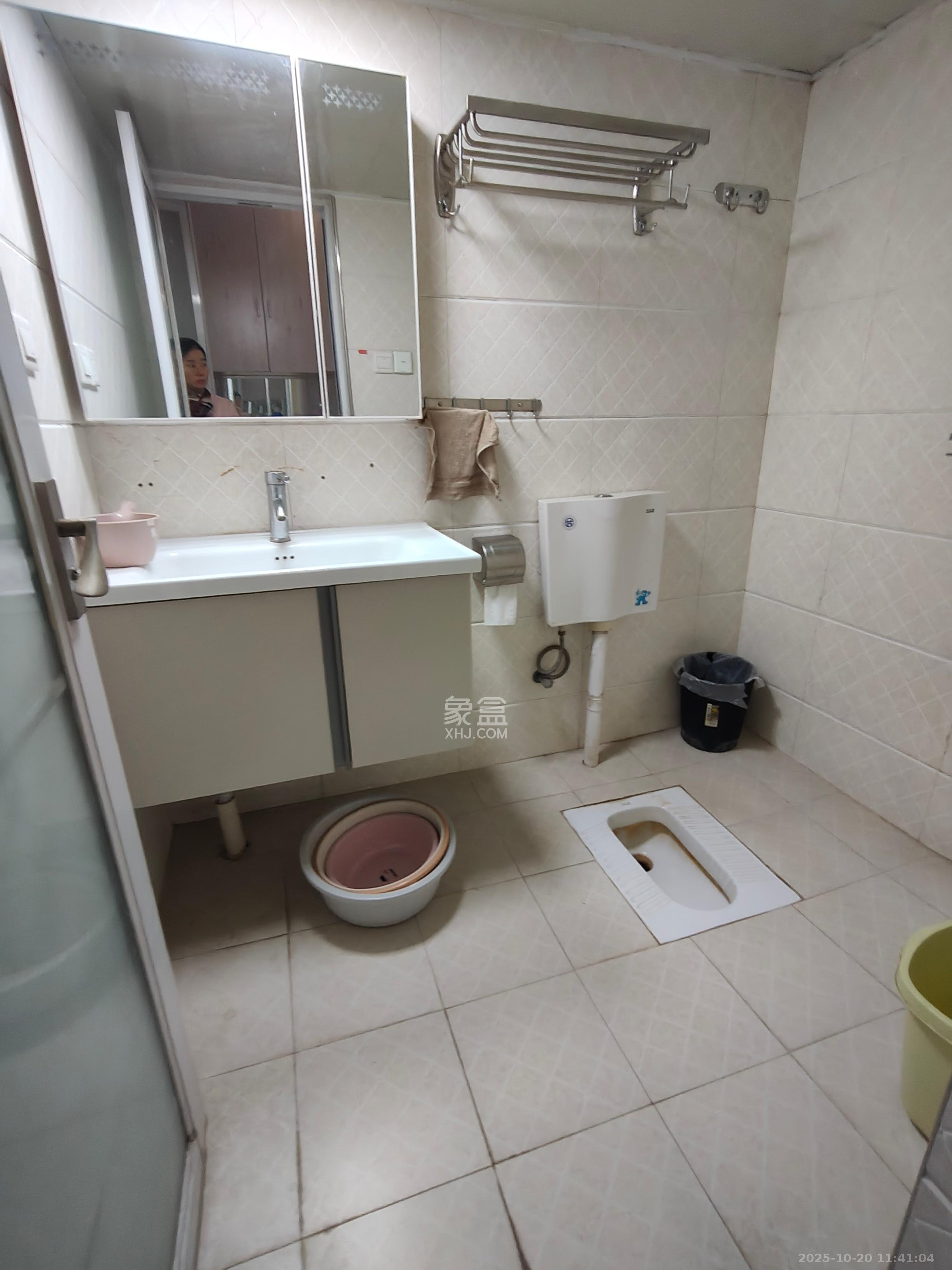 中建桂苑 2室2厅1卫 1600.0元/月 中建桂苑 2室2厅1卫 1600.0元/月室内图