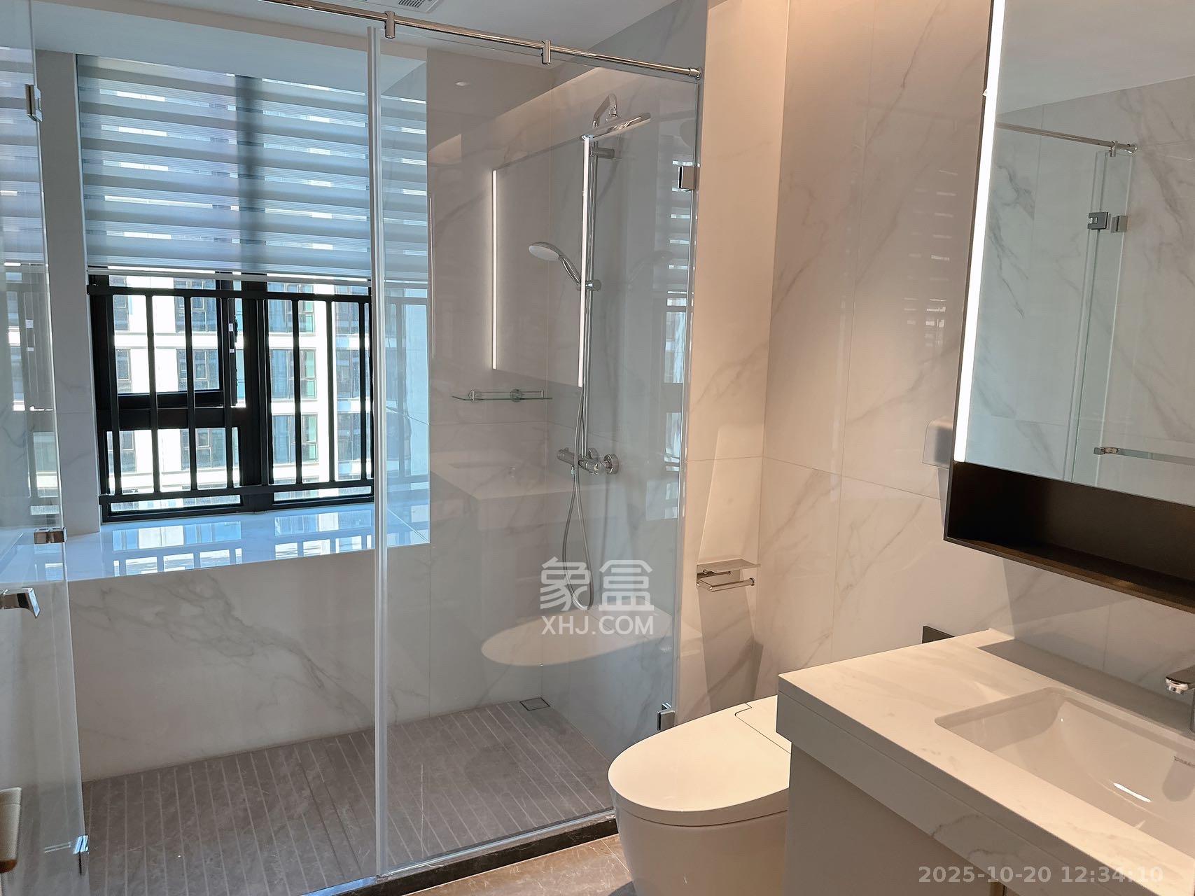 鑫远融泽府  4室2厅3卫    8800.0元/月 鑫远融泽府  4室2厅3卫    8800.0元/月室内图