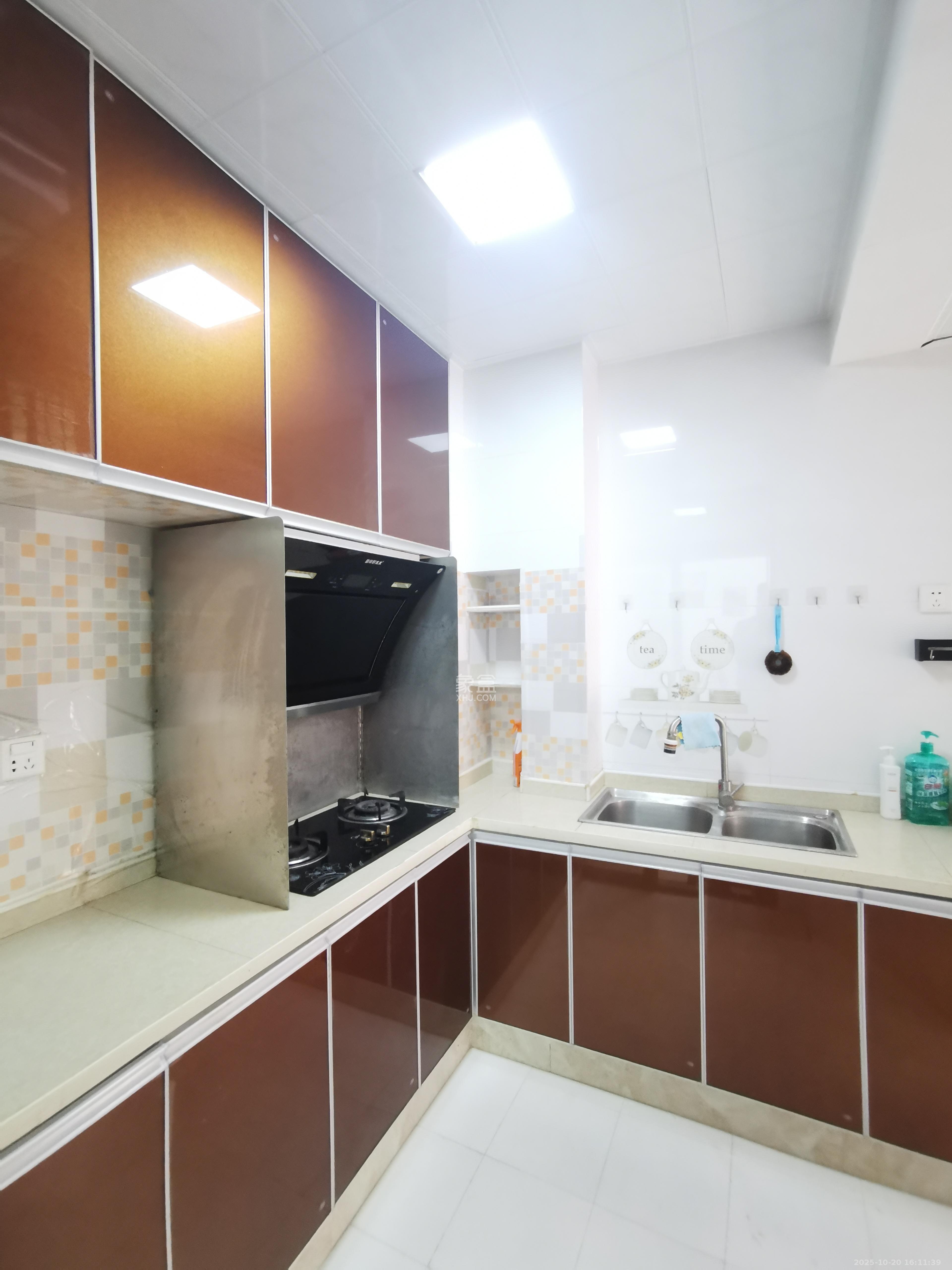 湘府9号  2室1厅1卫    2100.0元/月室内图