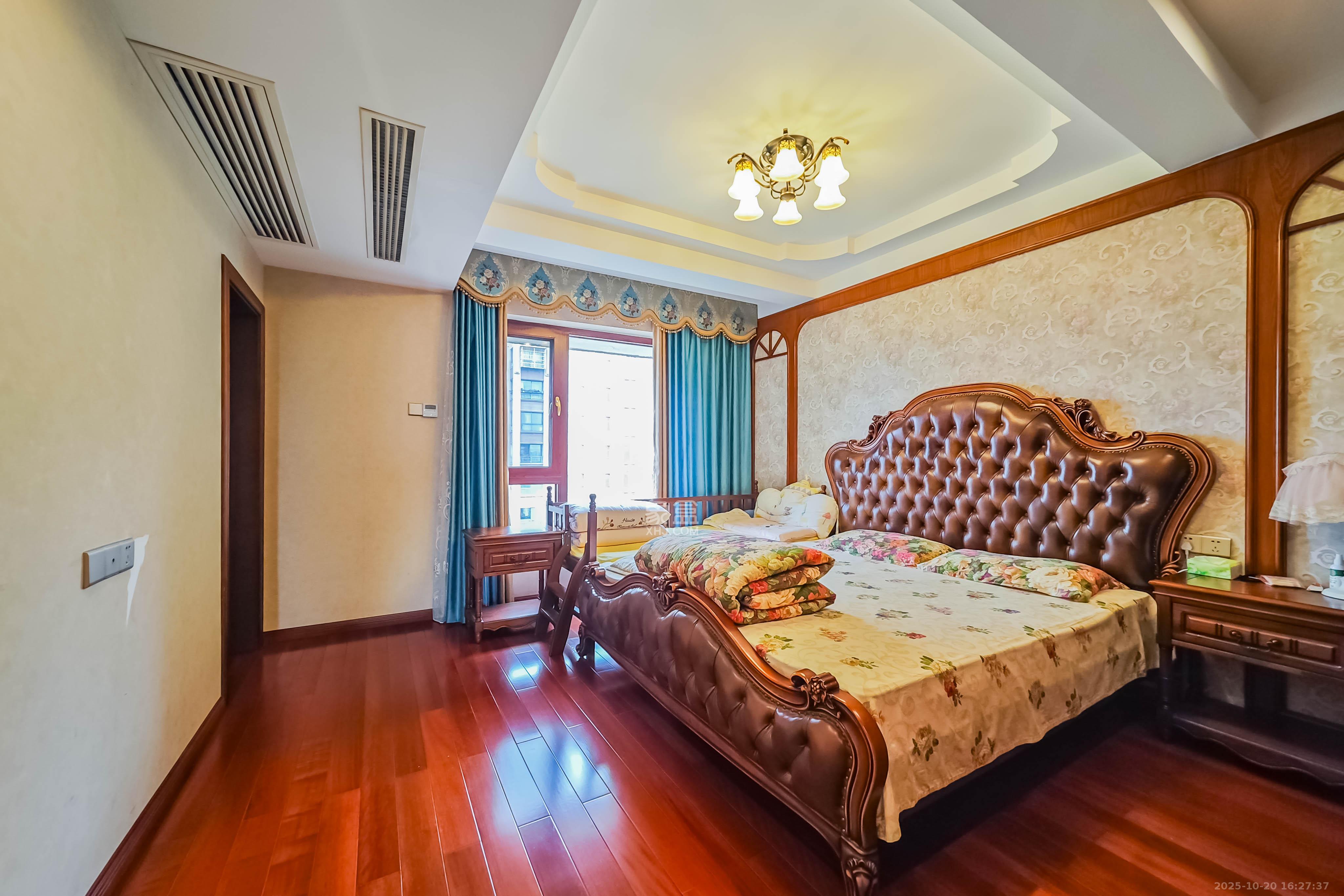 香樟兰亭（朗峰苑）  4室2厅1卫    160.0万卧室