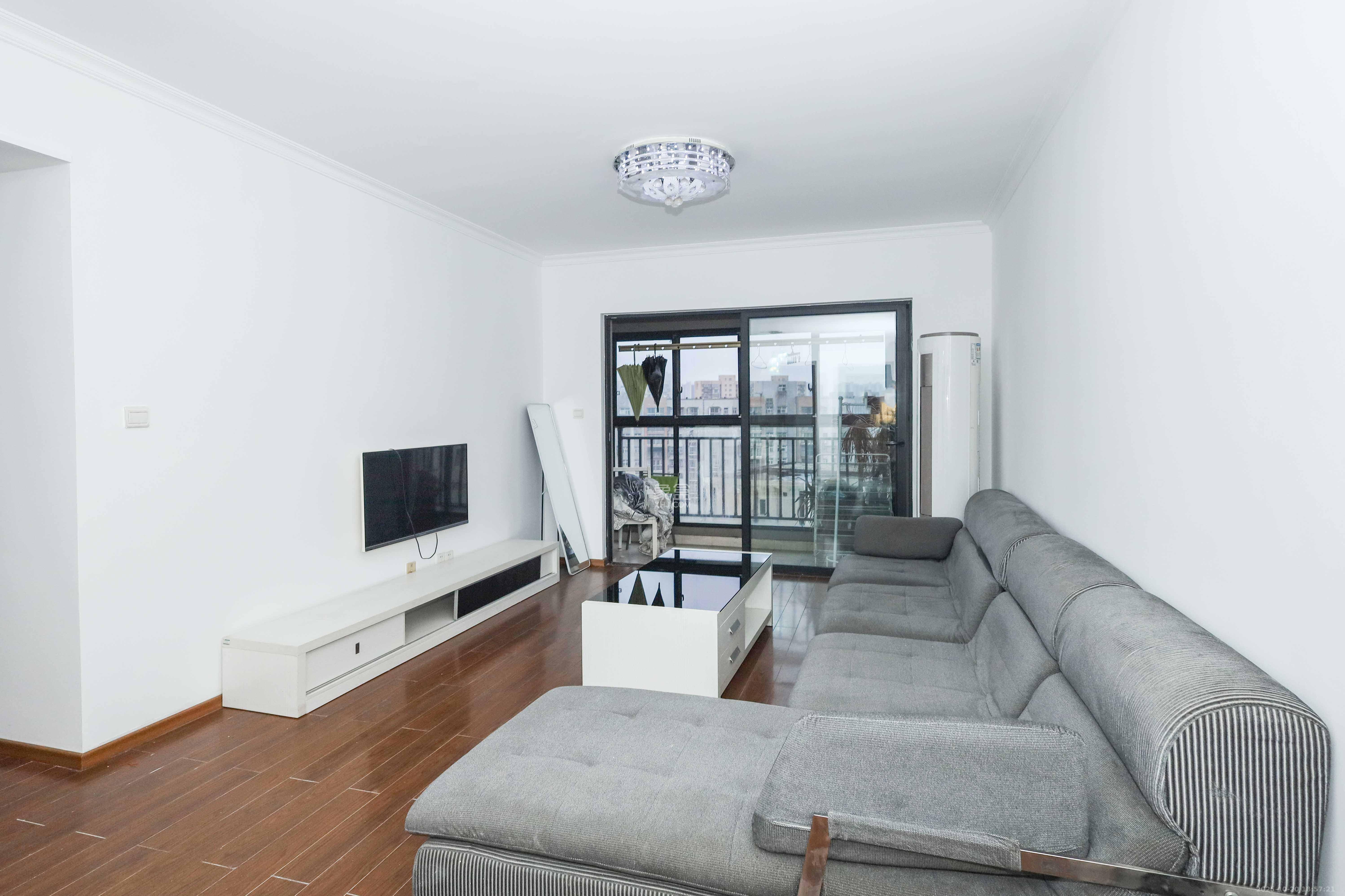 万科城市花园  3室2厅2卫    90.0万 万科城市花园  3室2厅2卫    90.0万客厅