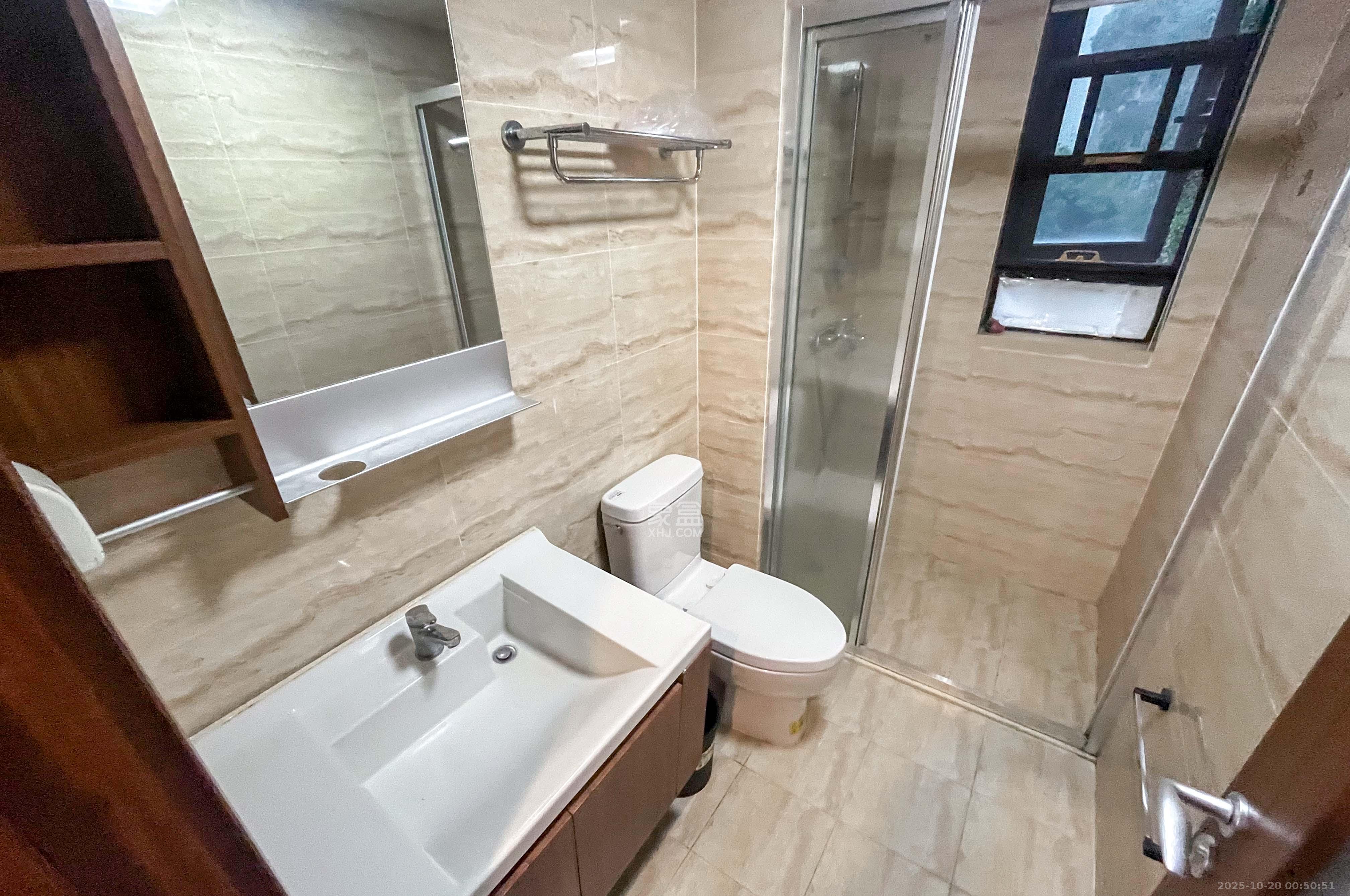 万科里梅溪郡 3室2厅2卫 165.0万 万科里梅溪郡 3室2厅2卫 165.0万卫生间