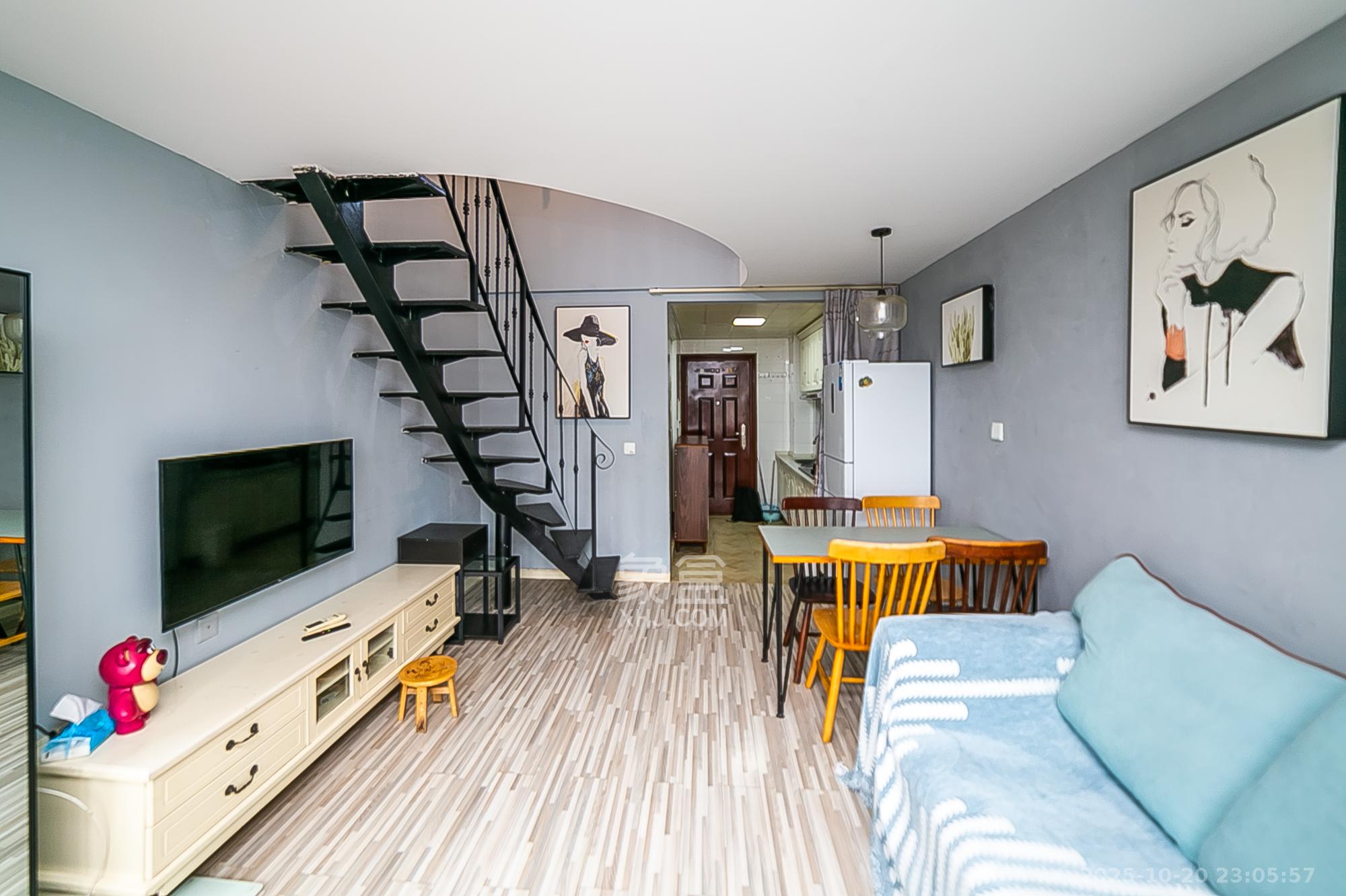 他城(天鸿时代公寓) 2室1厅1卫 36.0万 他城(天鸿时代公寓) 2室1厅1卫 36.0万客厅