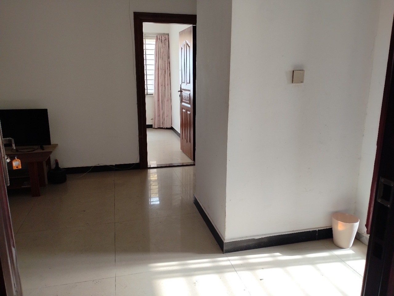 富丽花园  2室2厅1卫    105.0万客厅