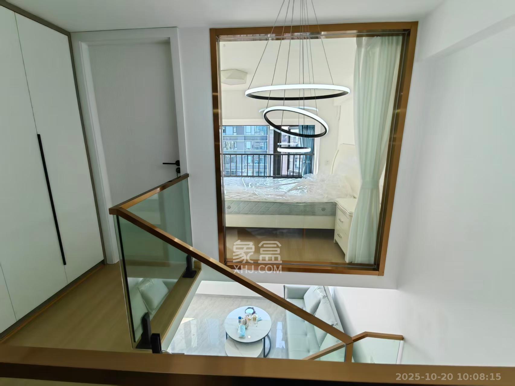 龙湖铂金岛  2室2厅1卫    2300.0元/月室内图