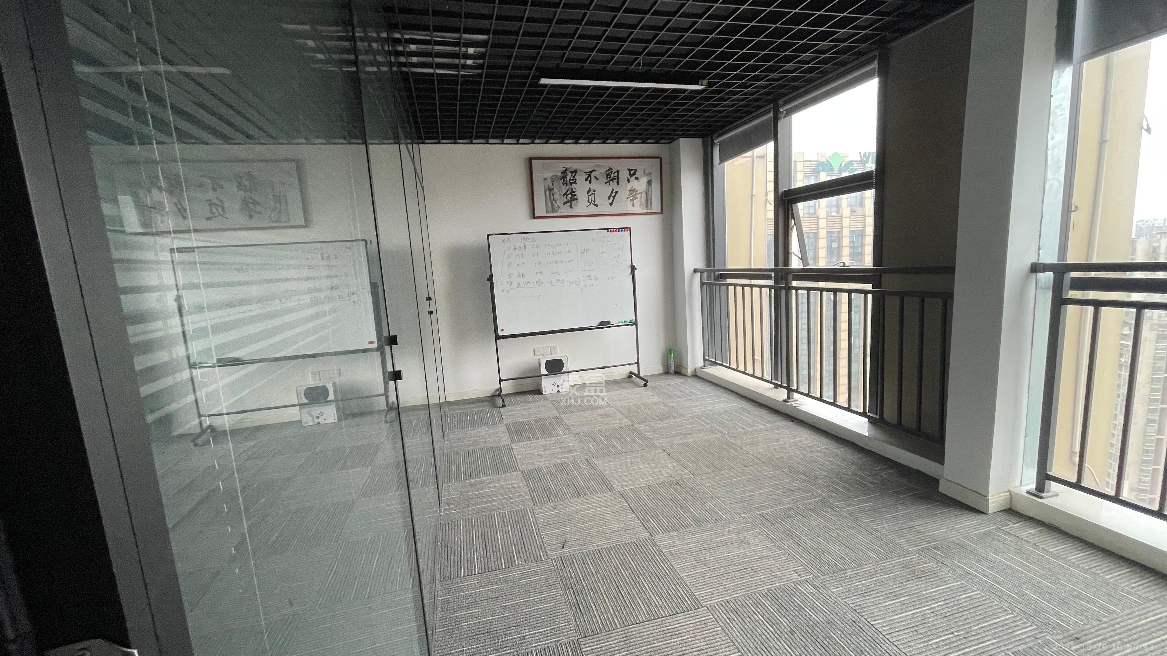 万坤图财富广场  1室1厅1卫    2100.0元/月室内图