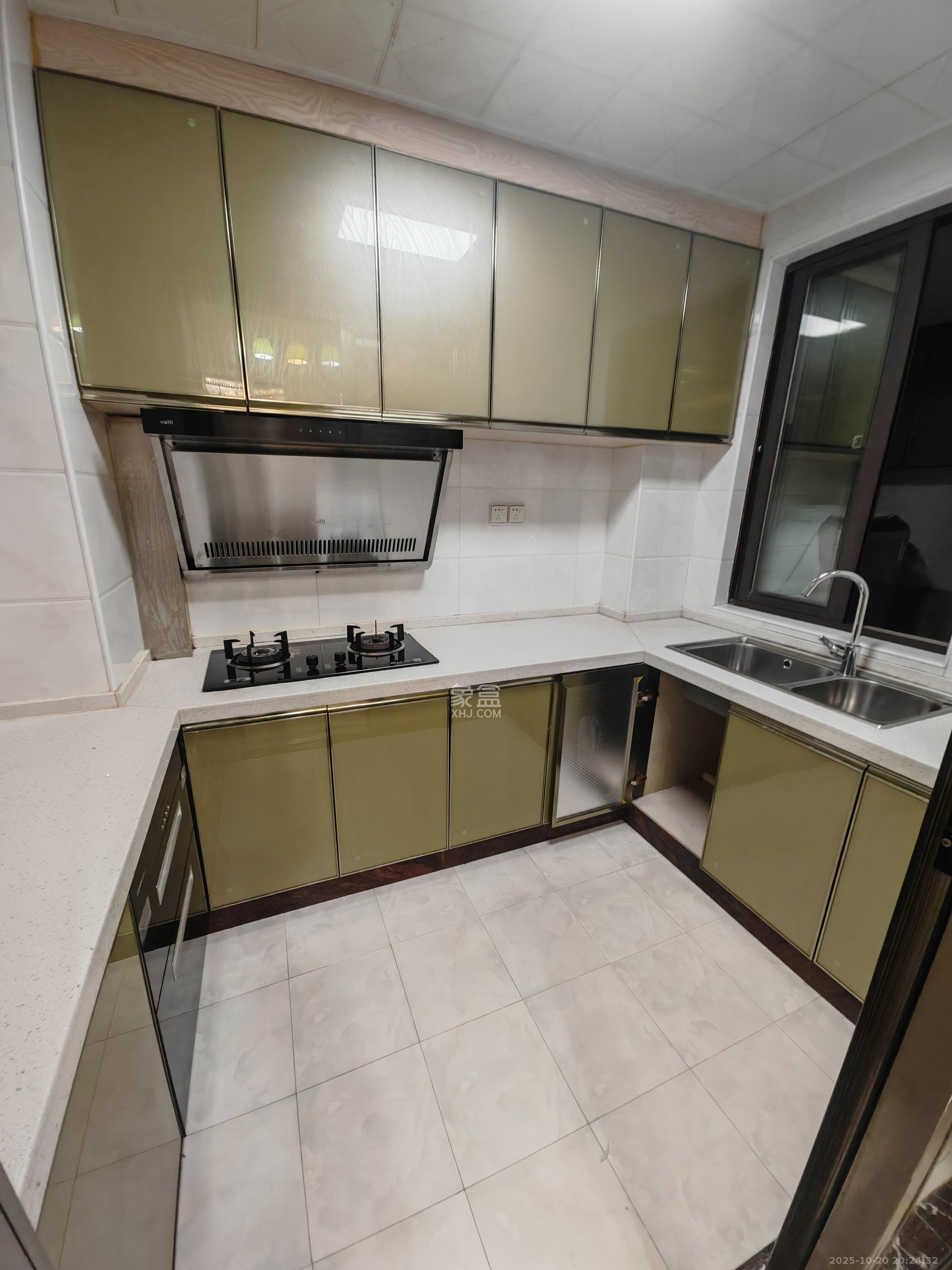 钰龙天下二期（钰龙佳园）  3室2厅2卫    2700.0元/月室内图