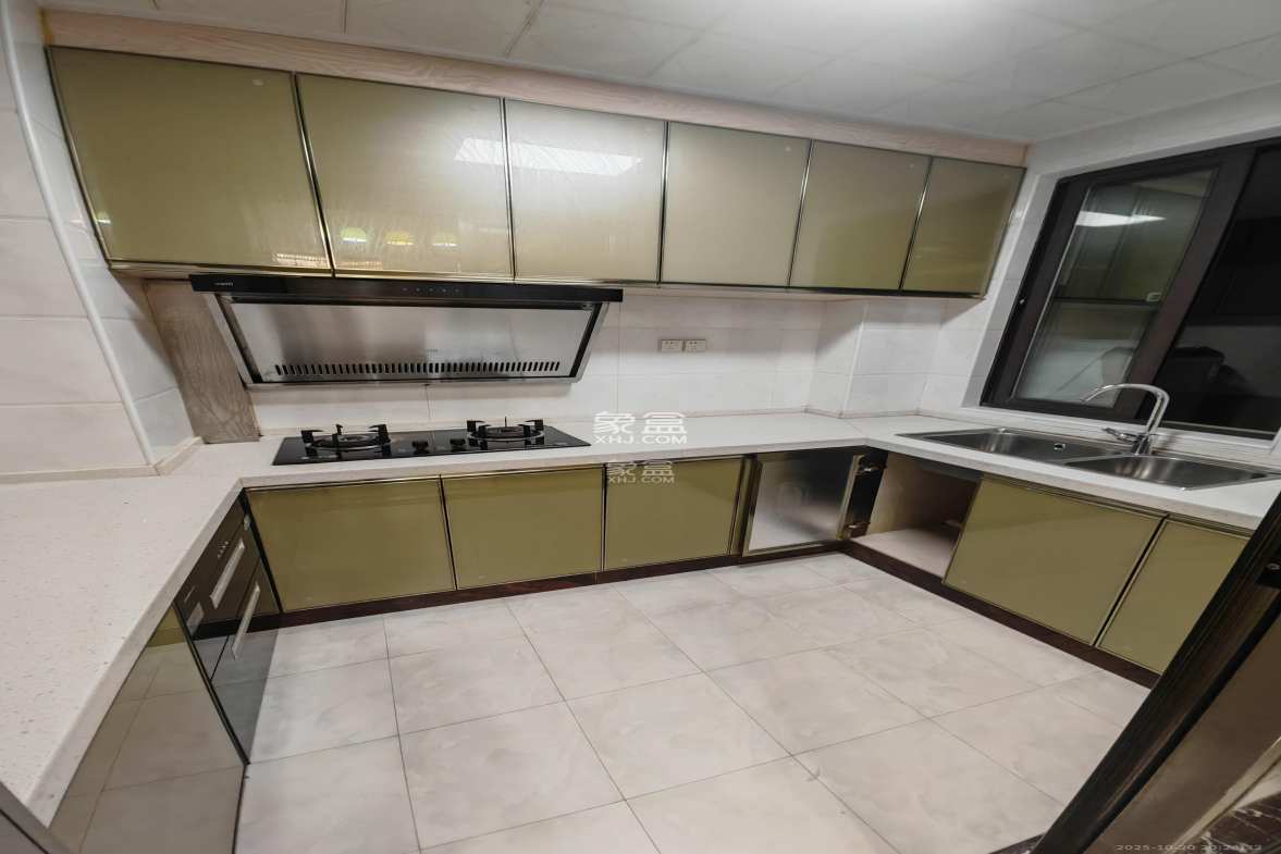 钰龙天下二期(钰龙佳园) 3室2厅2卫 2700.0元/月 钰龙天下二期(钰龙佳园) 3室2厅2卫 2700.0元/月室内图