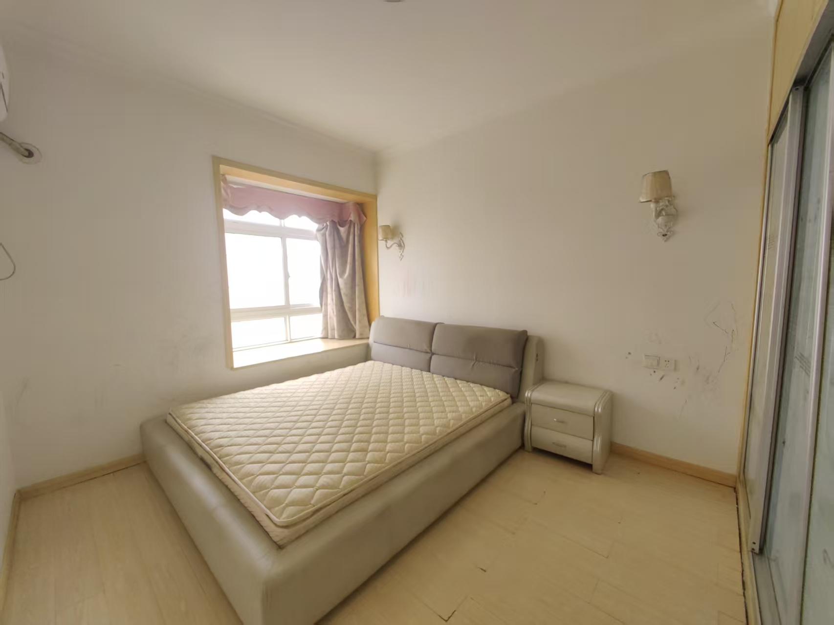 学府花园(文苑瑞景) 2室2厅1卫 1200.0元/月 学府花园(文苑瑞景) 2室2厅1卫 1200.0元/月室内图