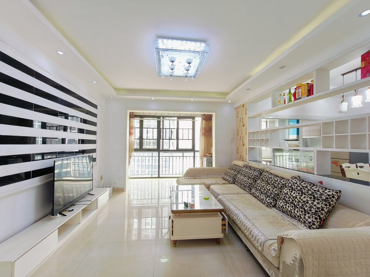 太一御江城  3室2厅2卫    54.8万室内图