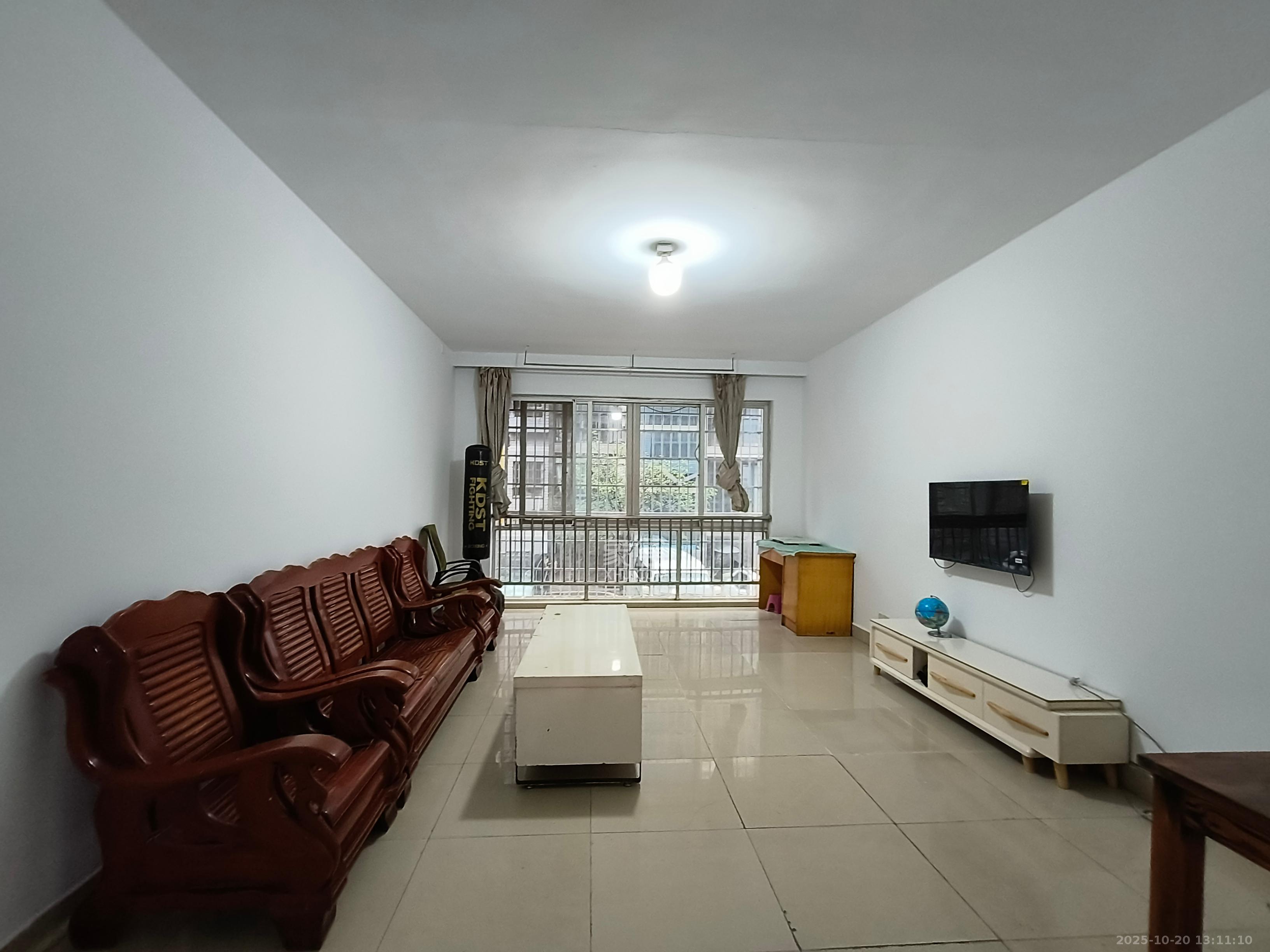 国储五七九  3室2厅2卫    1600.0元/月 国储五七九  3室2厅2卫    1600.0元/月