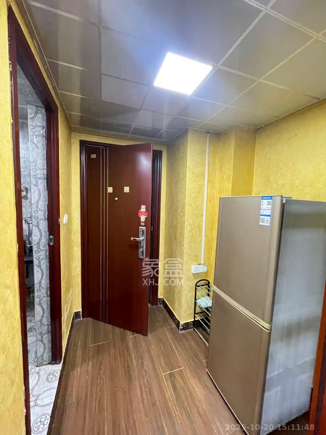 星城荣域  1室1厅1卫    1100.0元/月