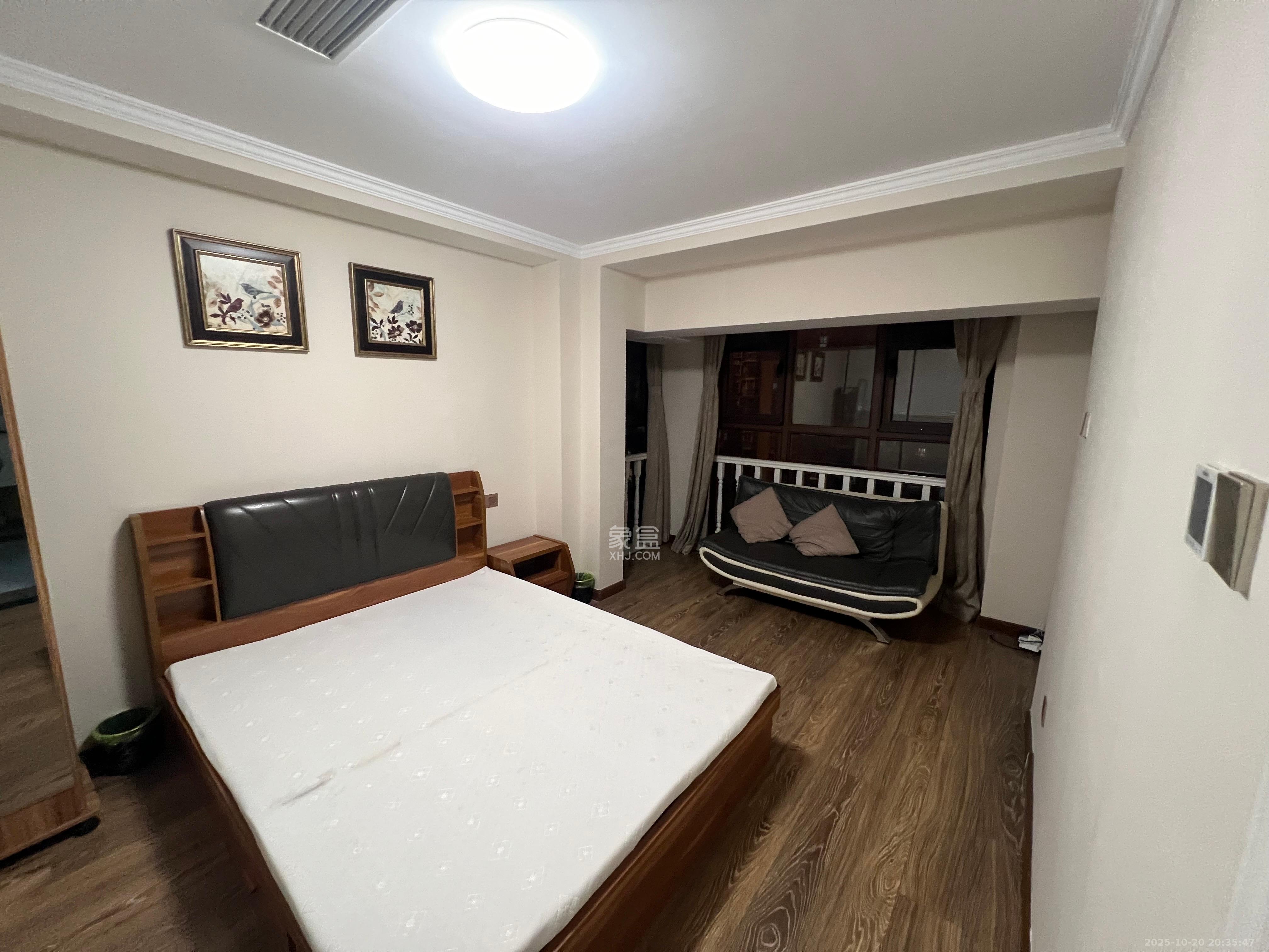 世茂铂翠湾二期  3室2厅2卫    3800.0元/月 世茂铂翠湾二期  3室2厅2卫    3800.0元/月室内图