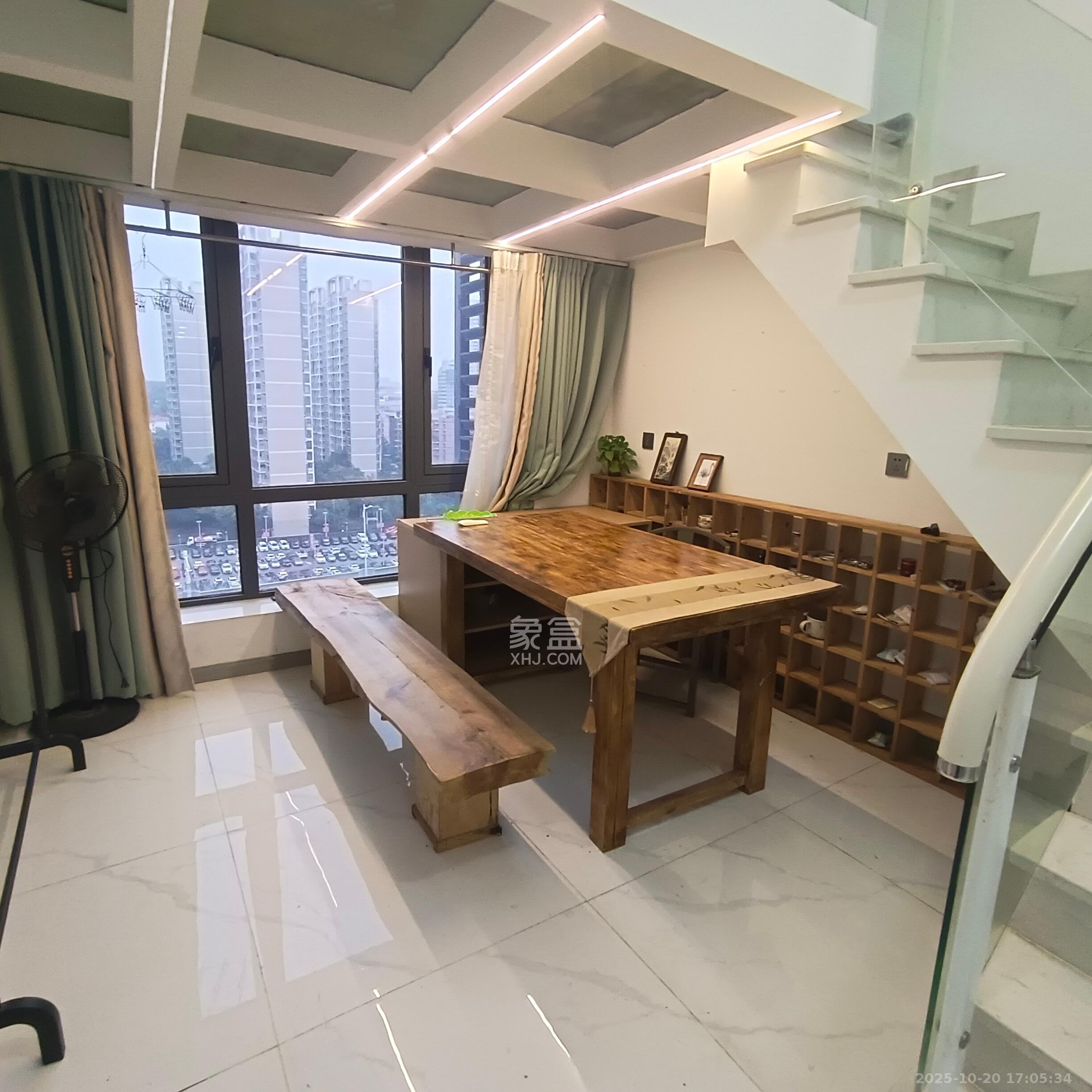 藏珑湖上公馆  2室1厅1卫    1900.0元/月 藏珑湖上公馆  2室1厅1卫    1900.0元/月室内图