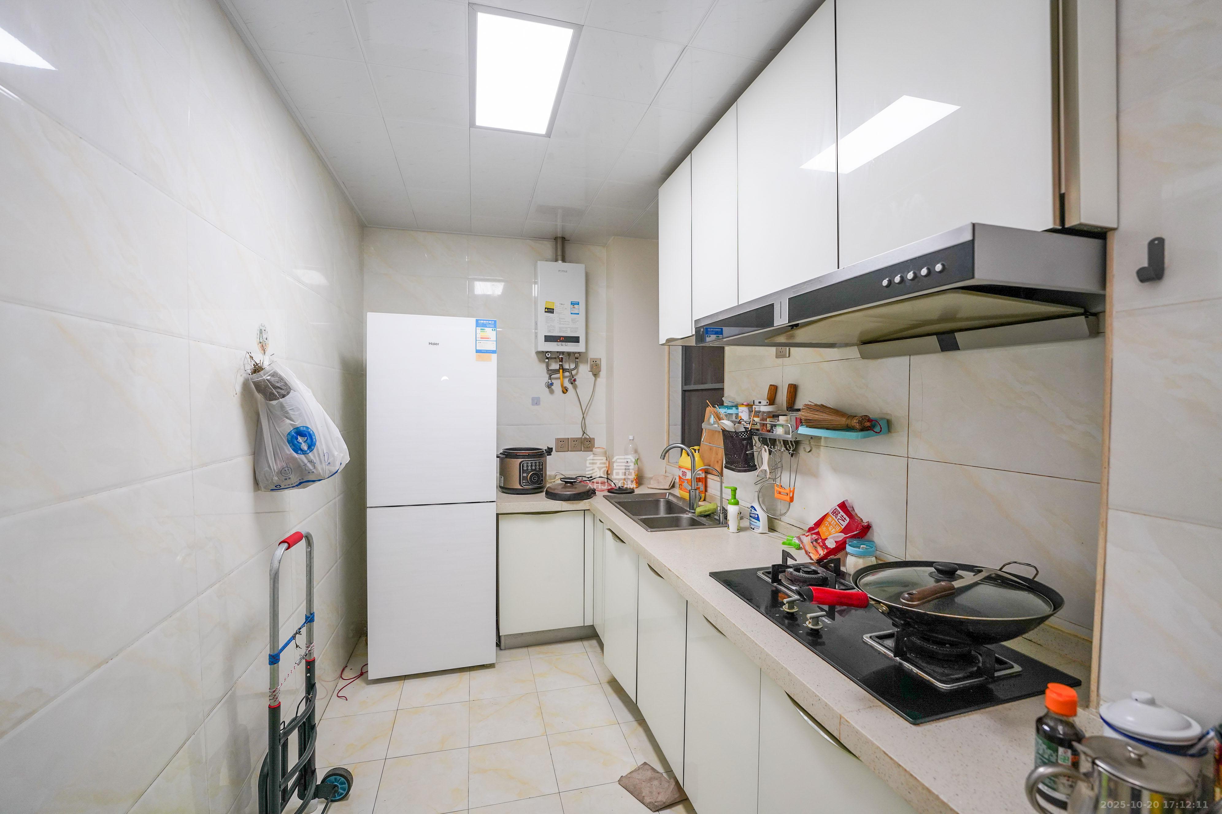 怡海星城  2室2厅2卫    41.0万厨房